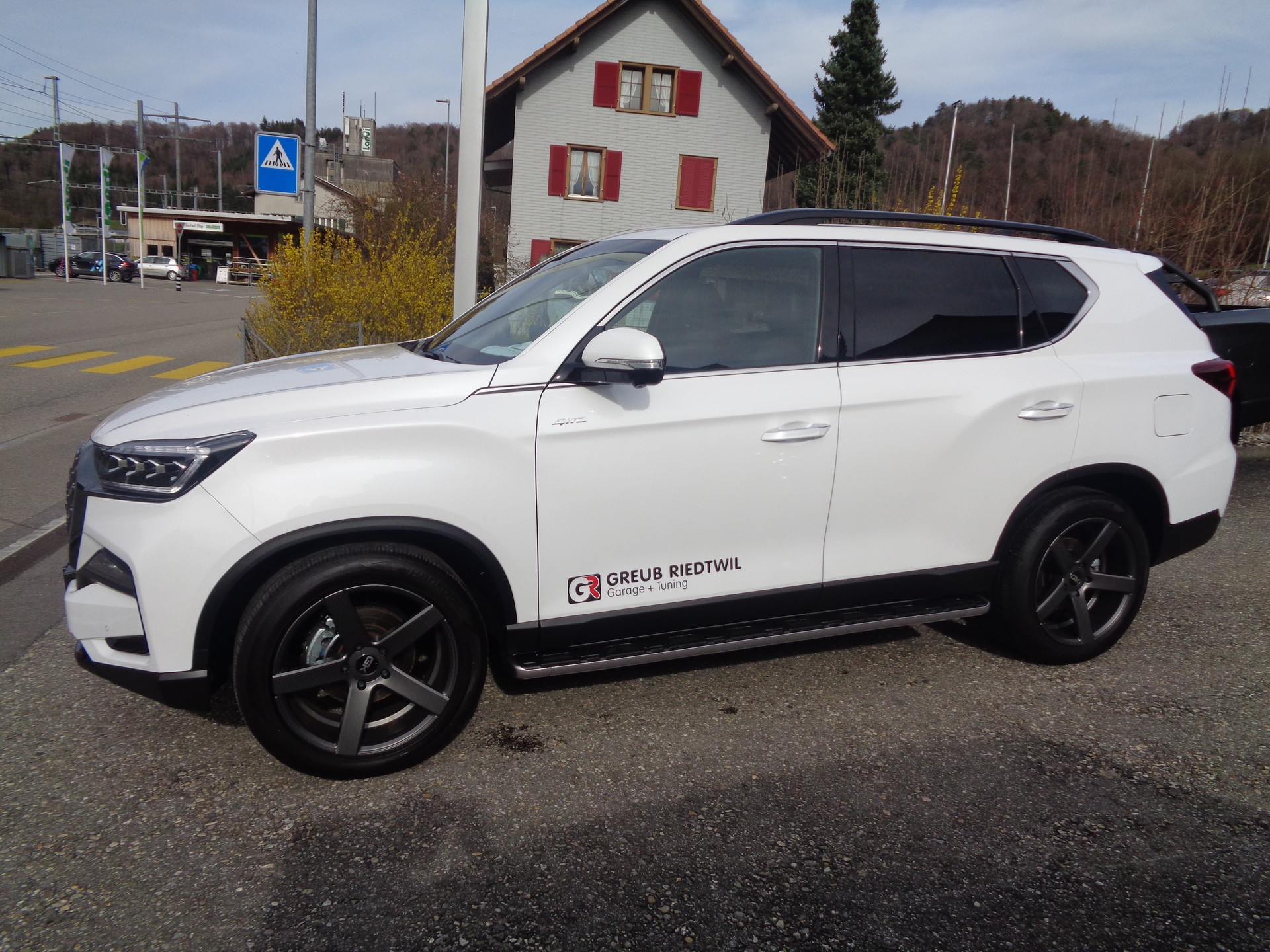 KGM-SsangYong Rexton 2.2 CRDi Blackline 4WD AT-showroom-element-2