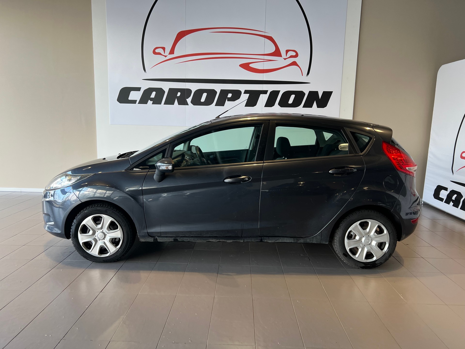 FORD Fiesta 1.4 16V Titanium-image-7