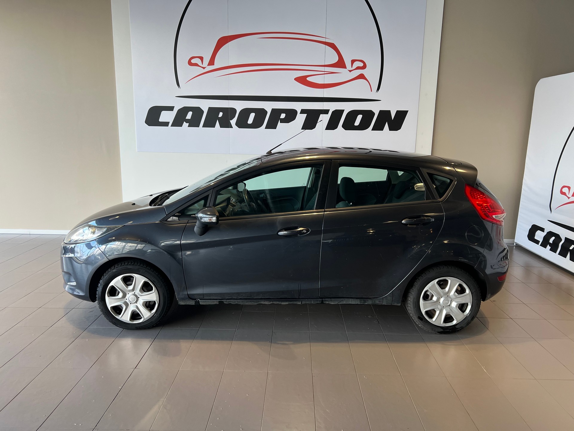 FORD Fiesta 1.4 16V Titanium-image-4