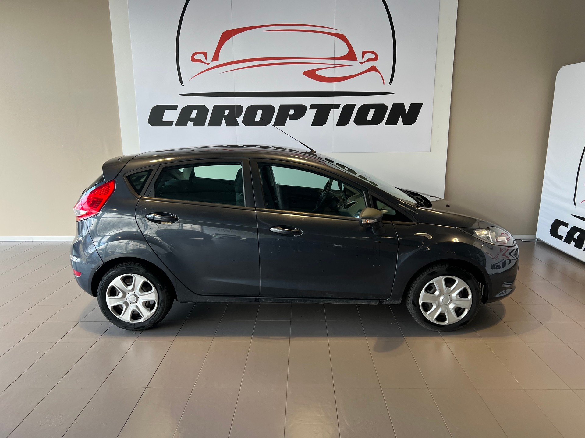 FORD Fiesta 1.4 16V Titanium-image-6