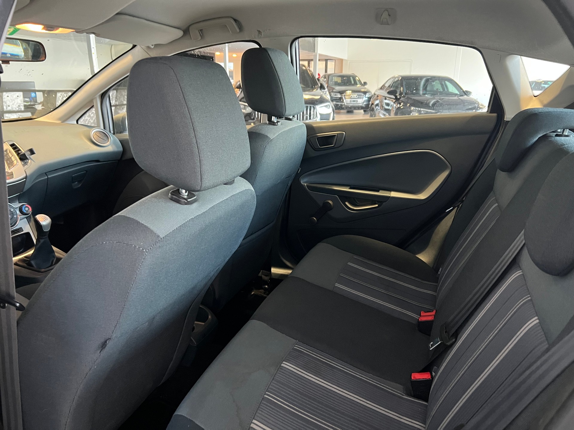 FORD Fiesta 1.4 16V Titanium-image-12