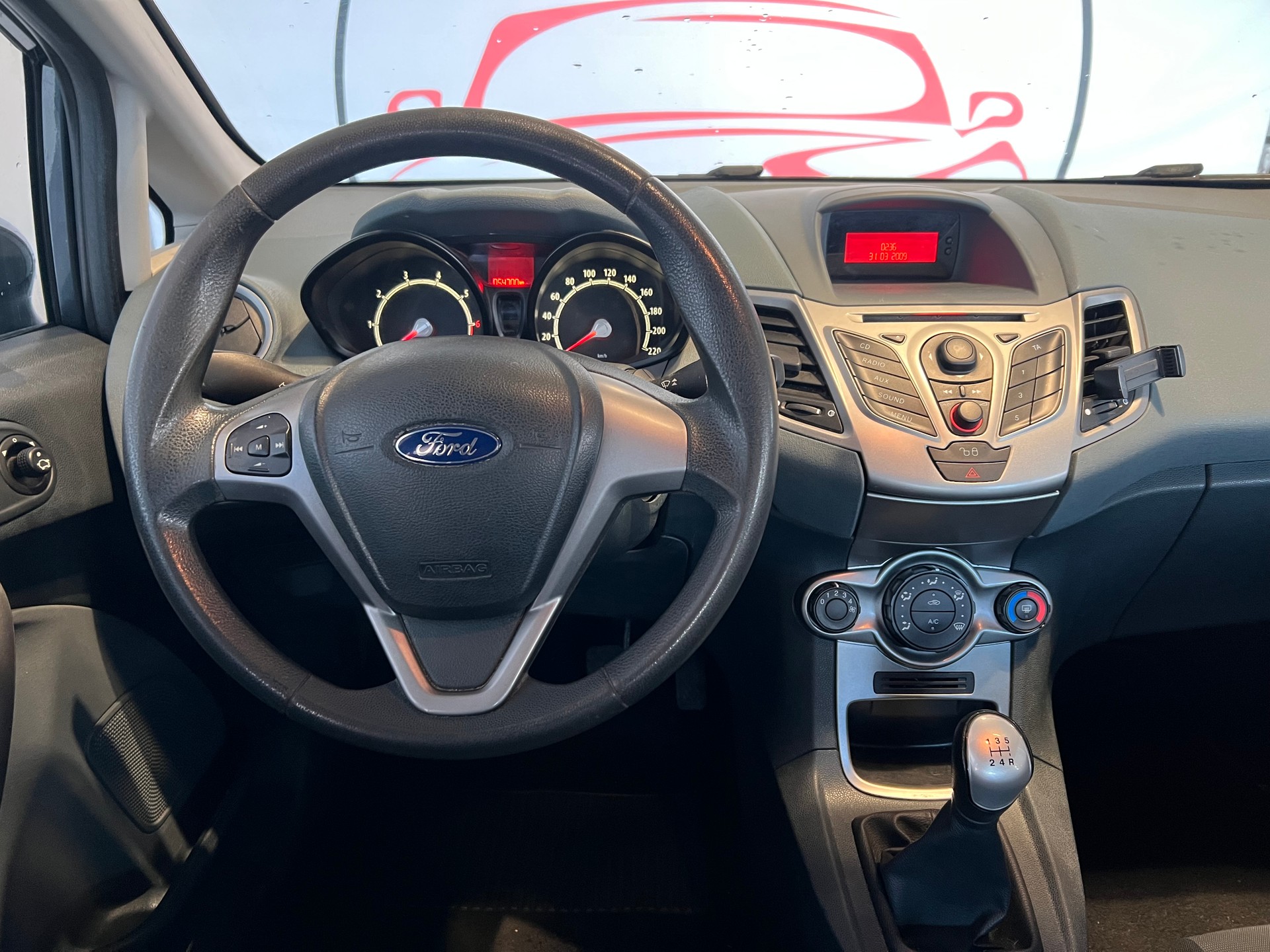 FORD Fiesta 1.4 16V Titanium-image-15