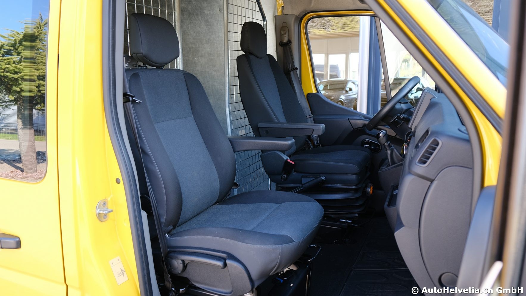 RENAULT Master T35 2.3dCi 135 L3H2-image-12