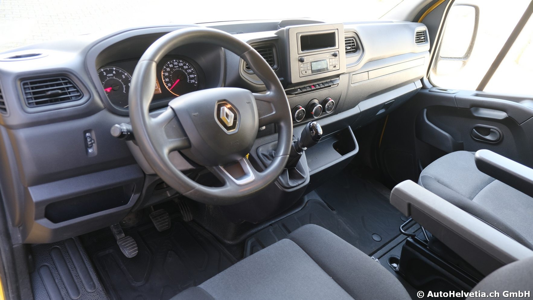 RENAULT Master T35 2.3dCi 135 L3H2-image-9