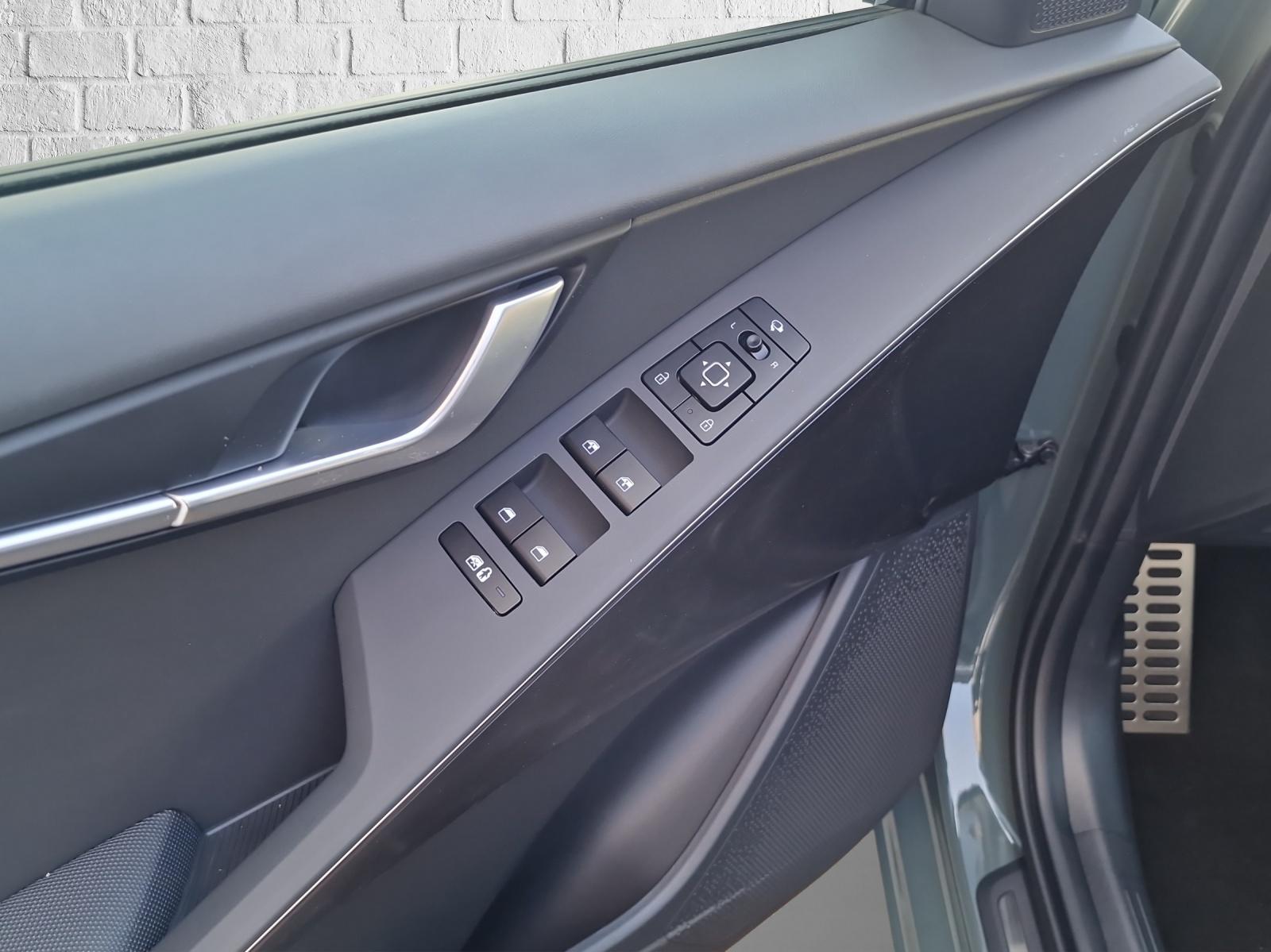 KIA Niro 1.6 GDi Hybrid Style-image-16