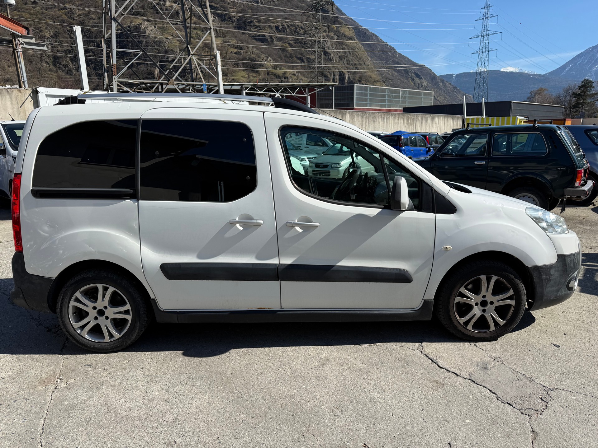 PEUGEOT Partner 1.6 HDI Trendy Clim (Pack)-image-4