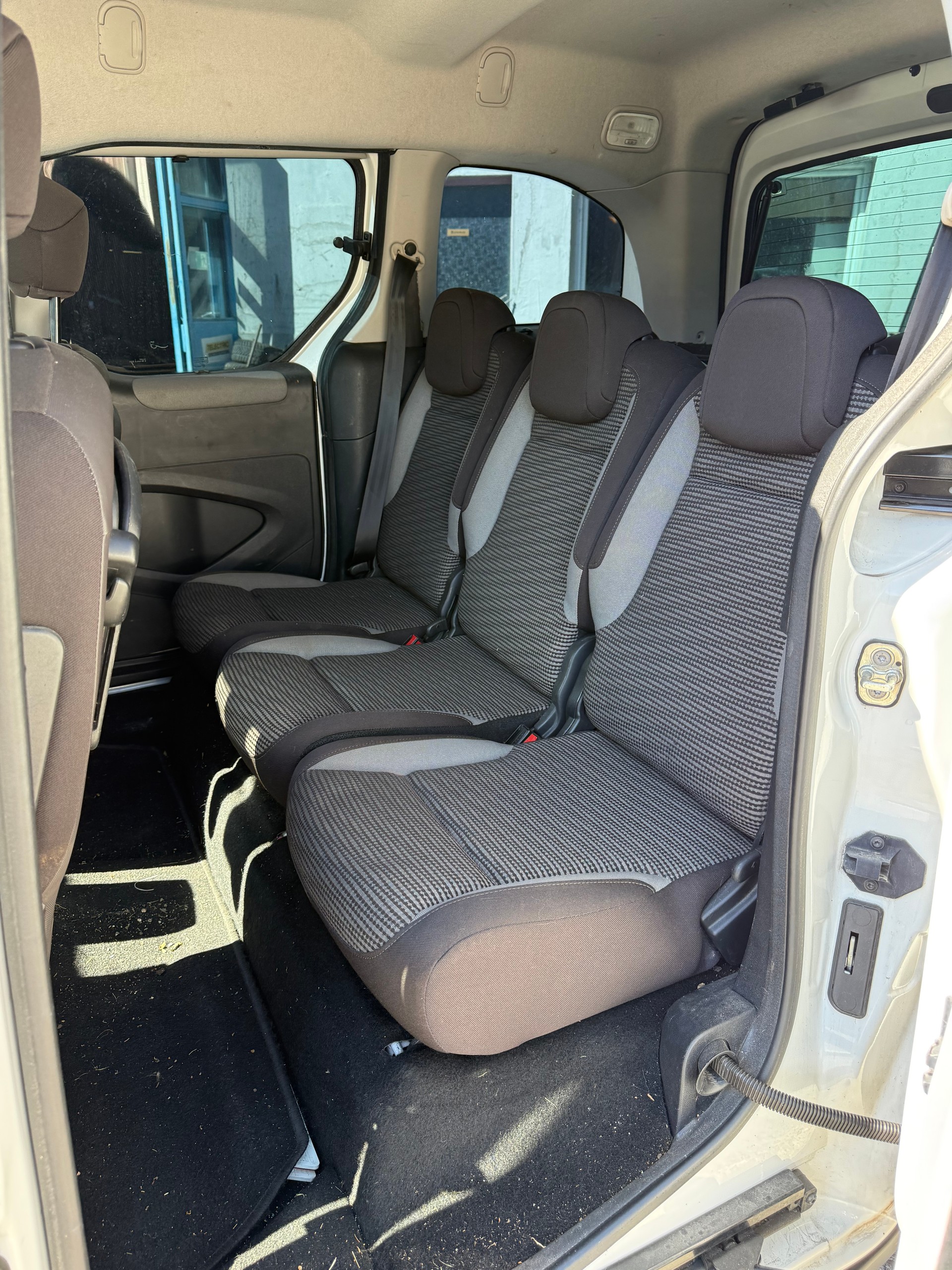 PEUGEOT Partner 1.6 HDI Trendy Clim (Pack)-image-13