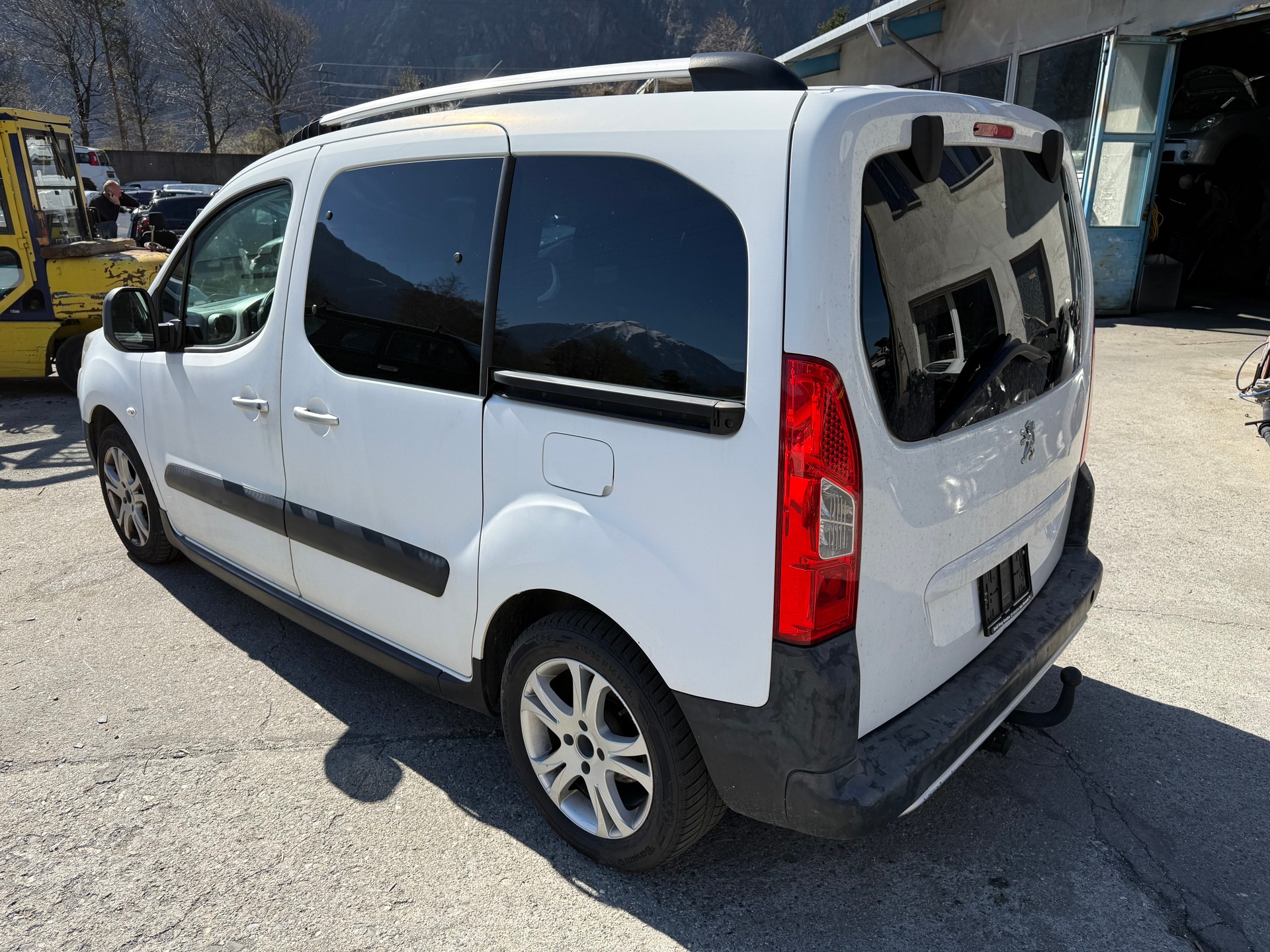 PEUGEOT Partner 1.6 HDI Trendy Clim (Pack)-image-7