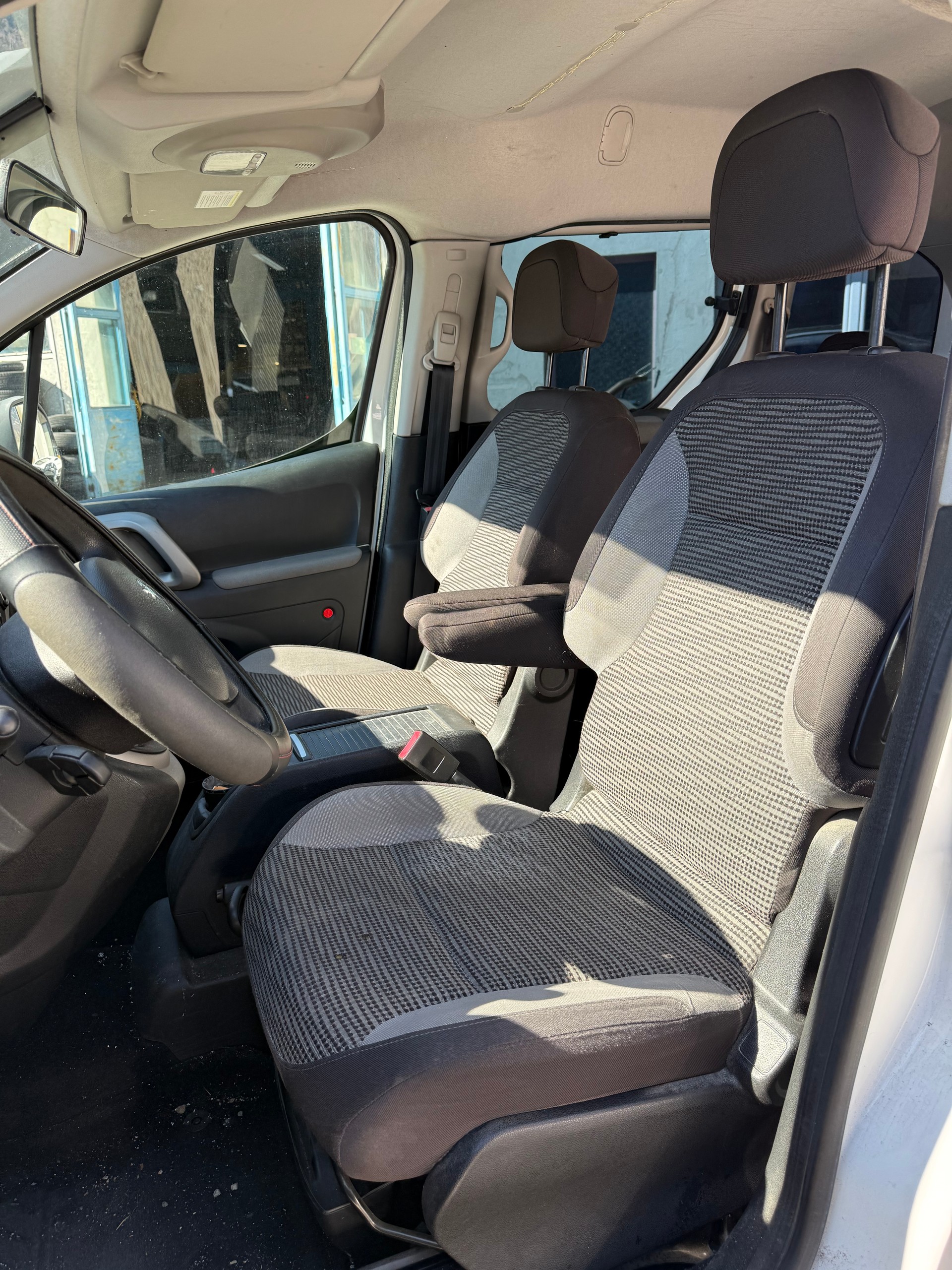 PEUGEOT Partner 1.6 HDI Trendy Clim (Pack)-image-12