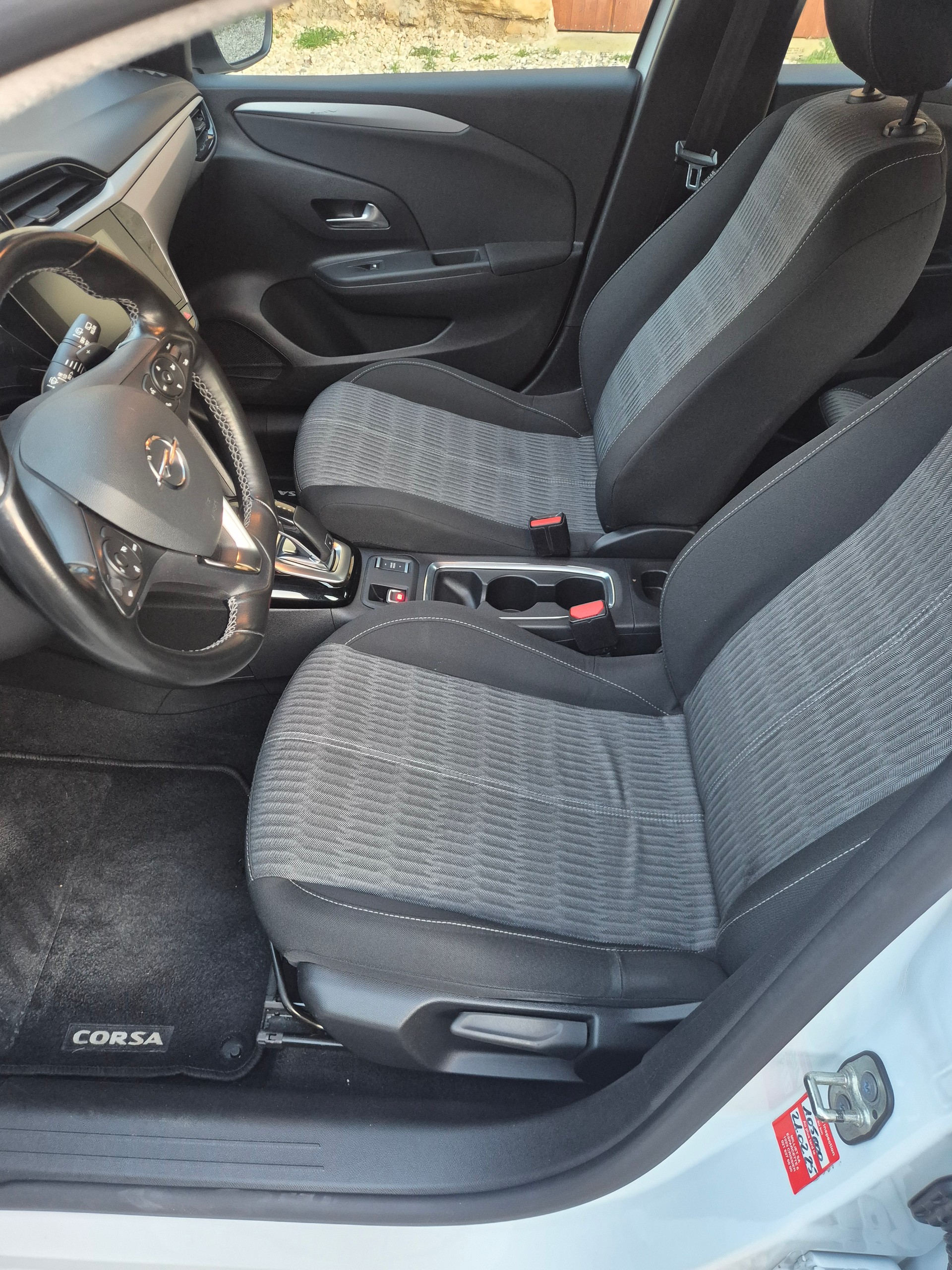 OPEL Corsa 1.2 TP Edition-image-8