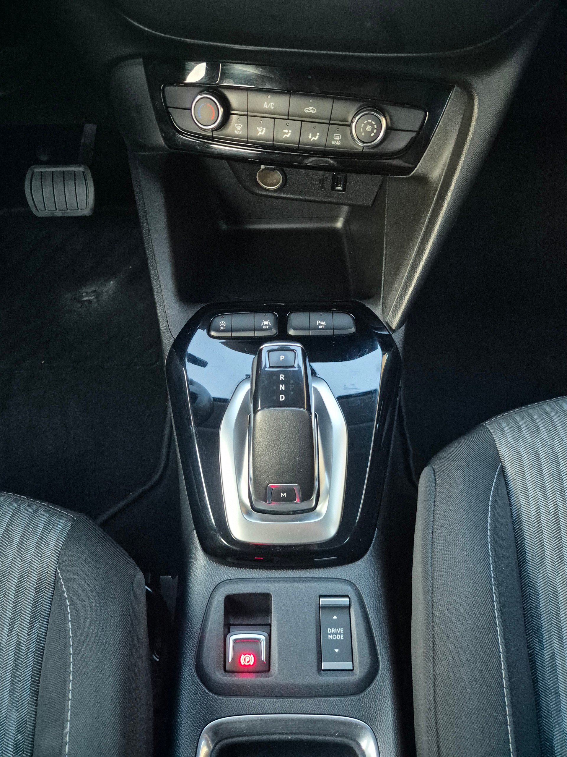 OPEL Corsa 1.2 TP Edition-image-11