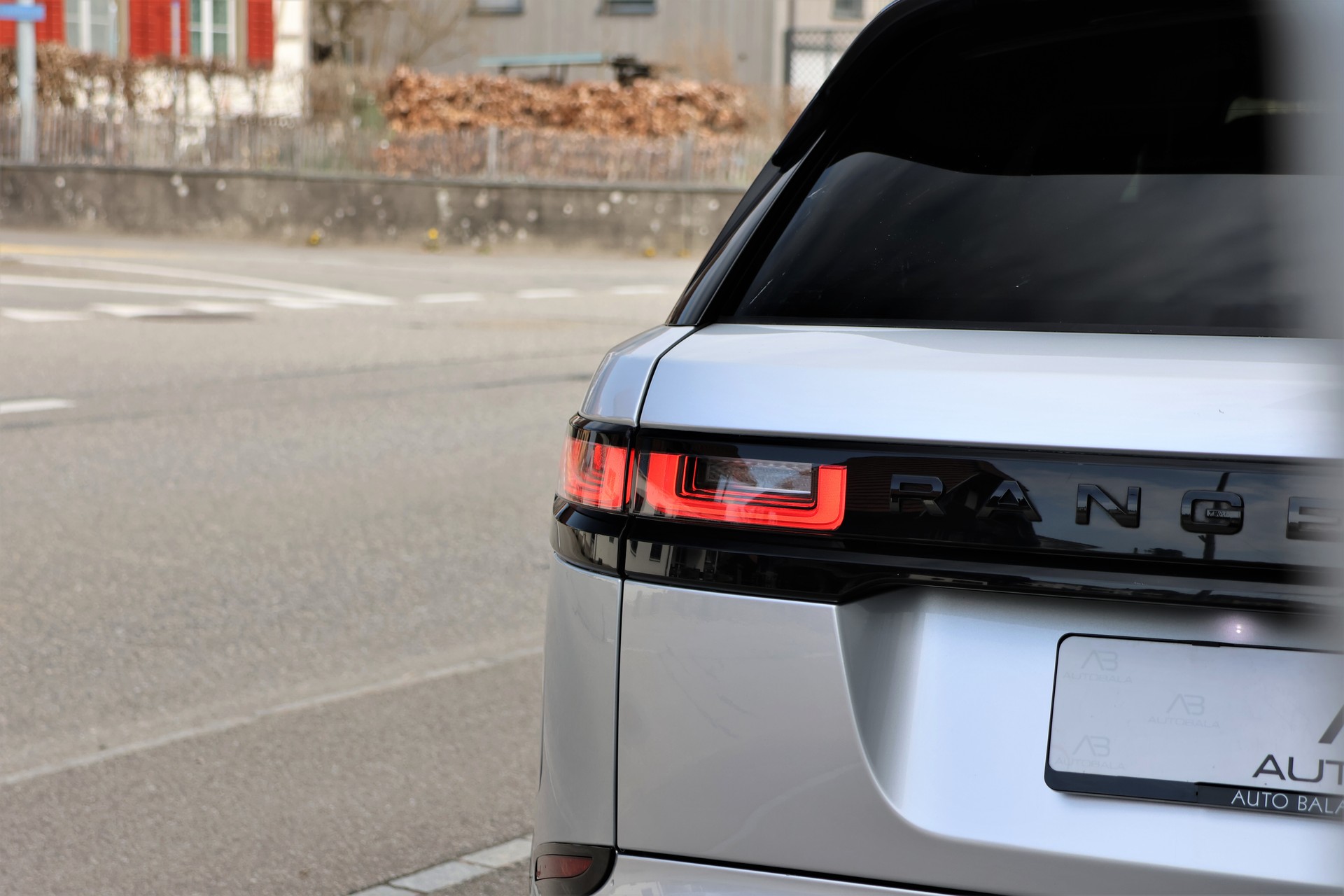 LAND ROVER Range Rover Velar P 250 Automatic (CH)-image-6