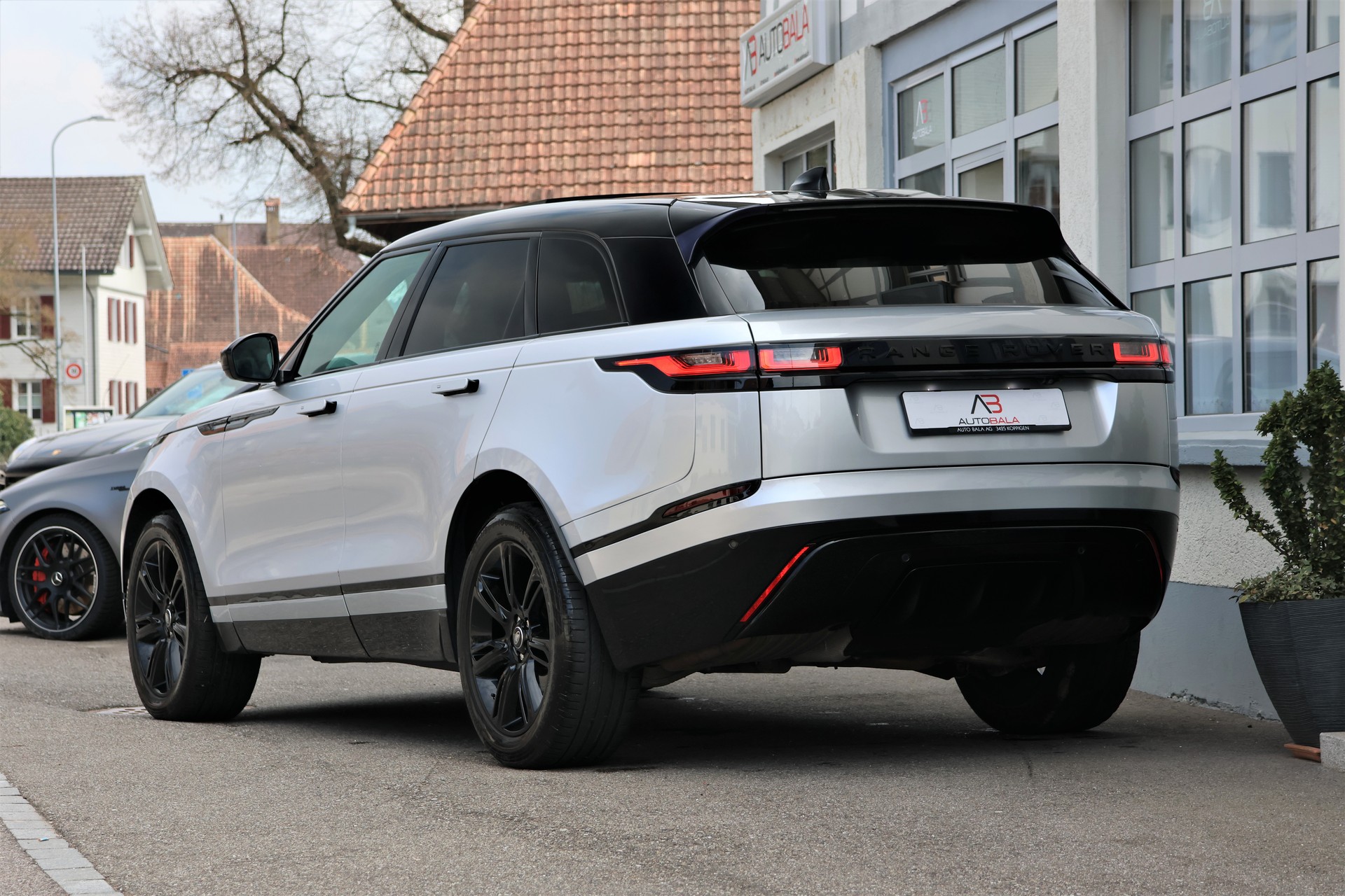LAND ROVER Range Rover Velar P 250 Automatic (CH)-showroom-element-2