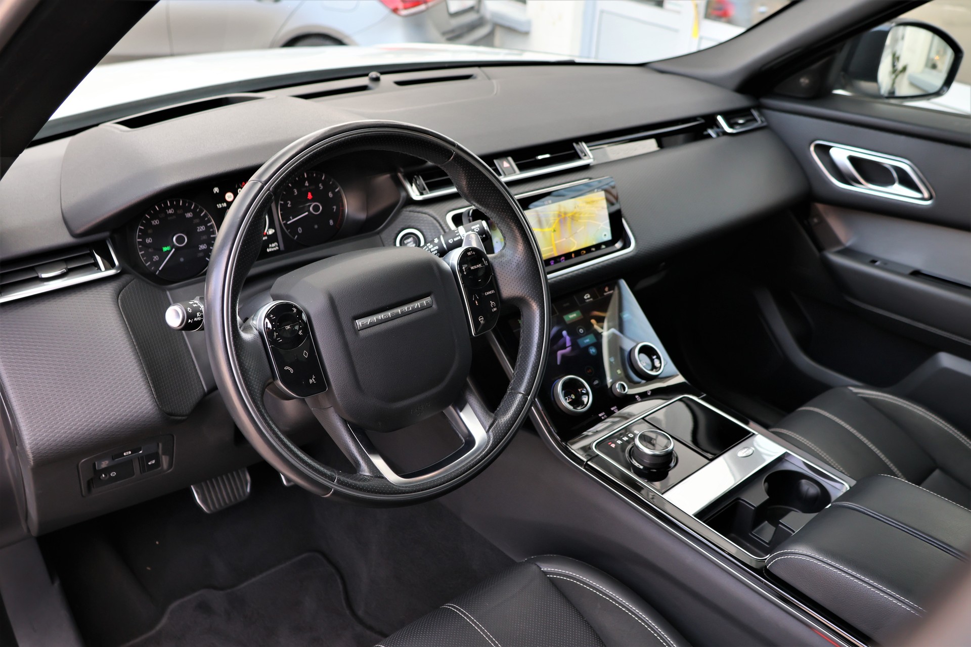 LAND ROVER Range Rover Velar P 250 Automatic (CH)-image-10