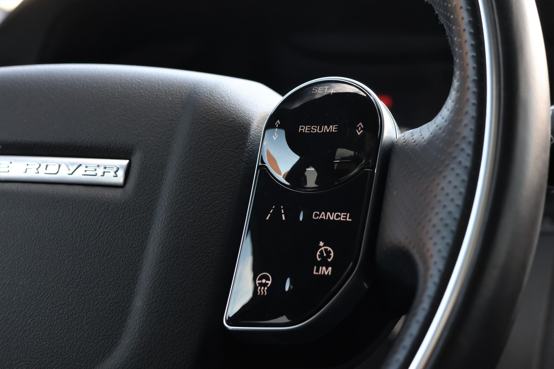 LAND ROVER Range Rover Velar P 250 Automatic (CH)-image-15