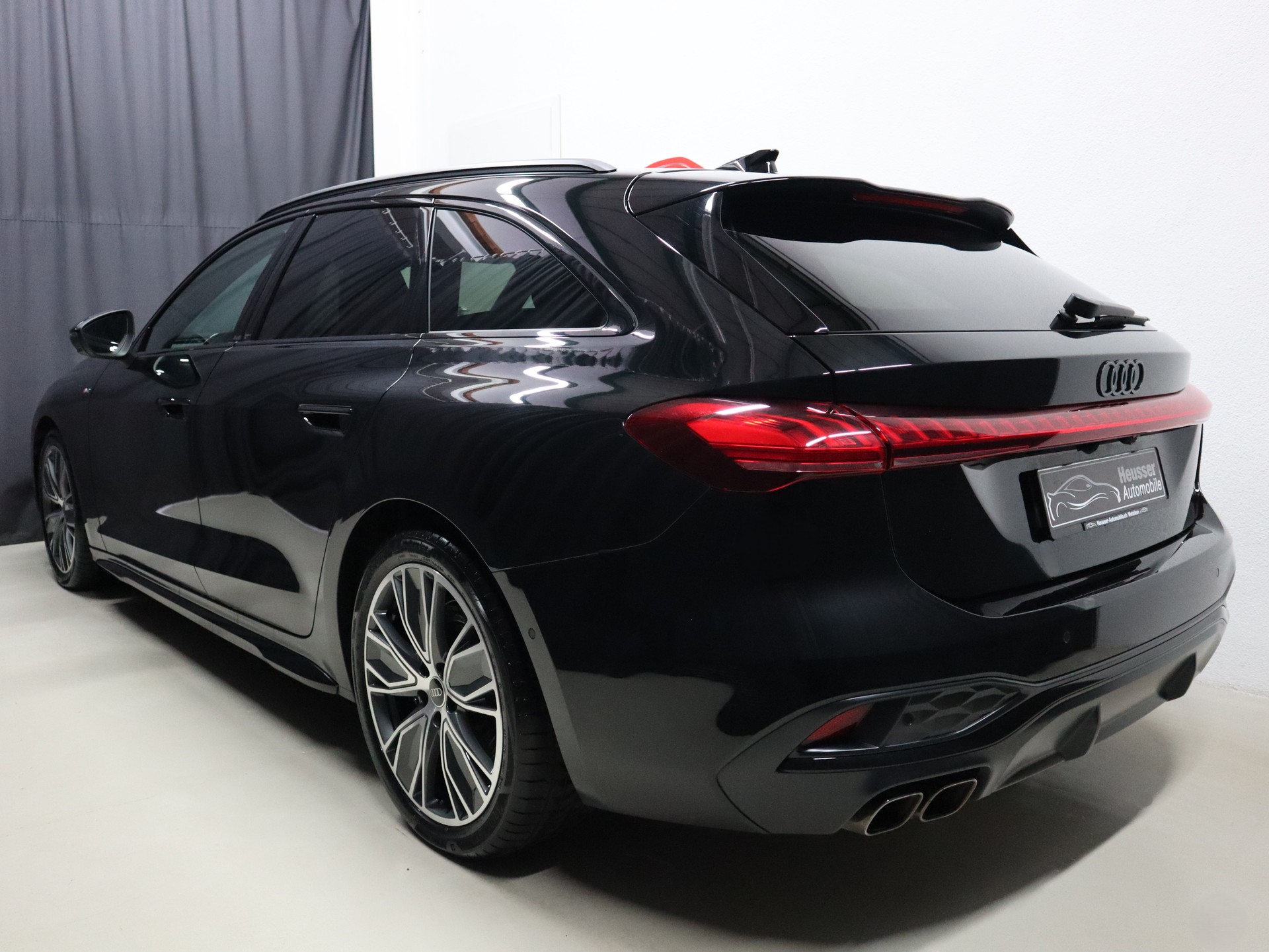 AUDI A5 Avant 2.0 TDI S tronic S Line Edition - Navi - MMI Beifahrerdisplay - Matrix LED - Keyless - 360° Kamera - 204 PS-image-4
