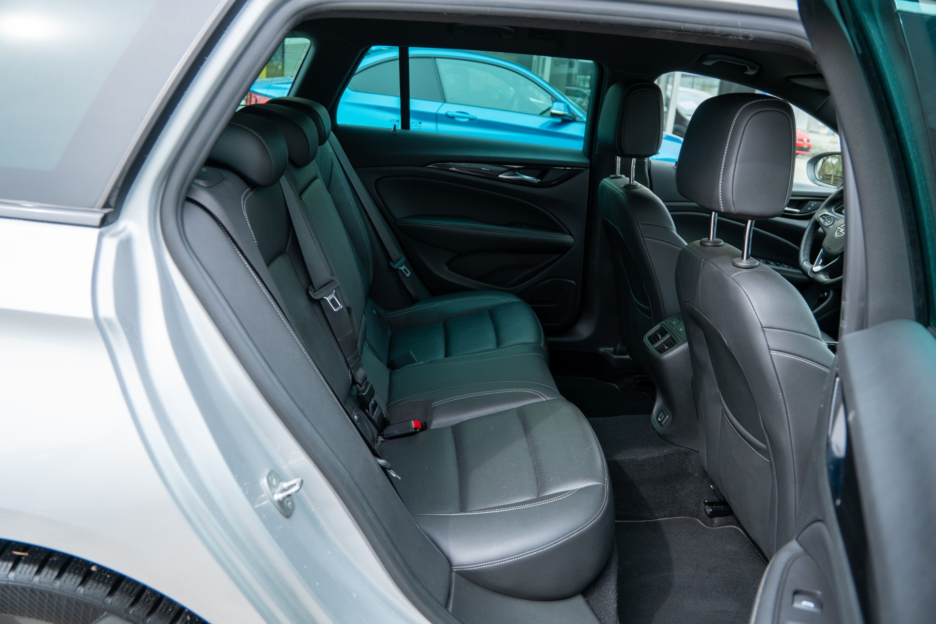 OPEL Insignia 2.0 CDTI Sports Tourer OPC-Line Excellence Automatic-image-12