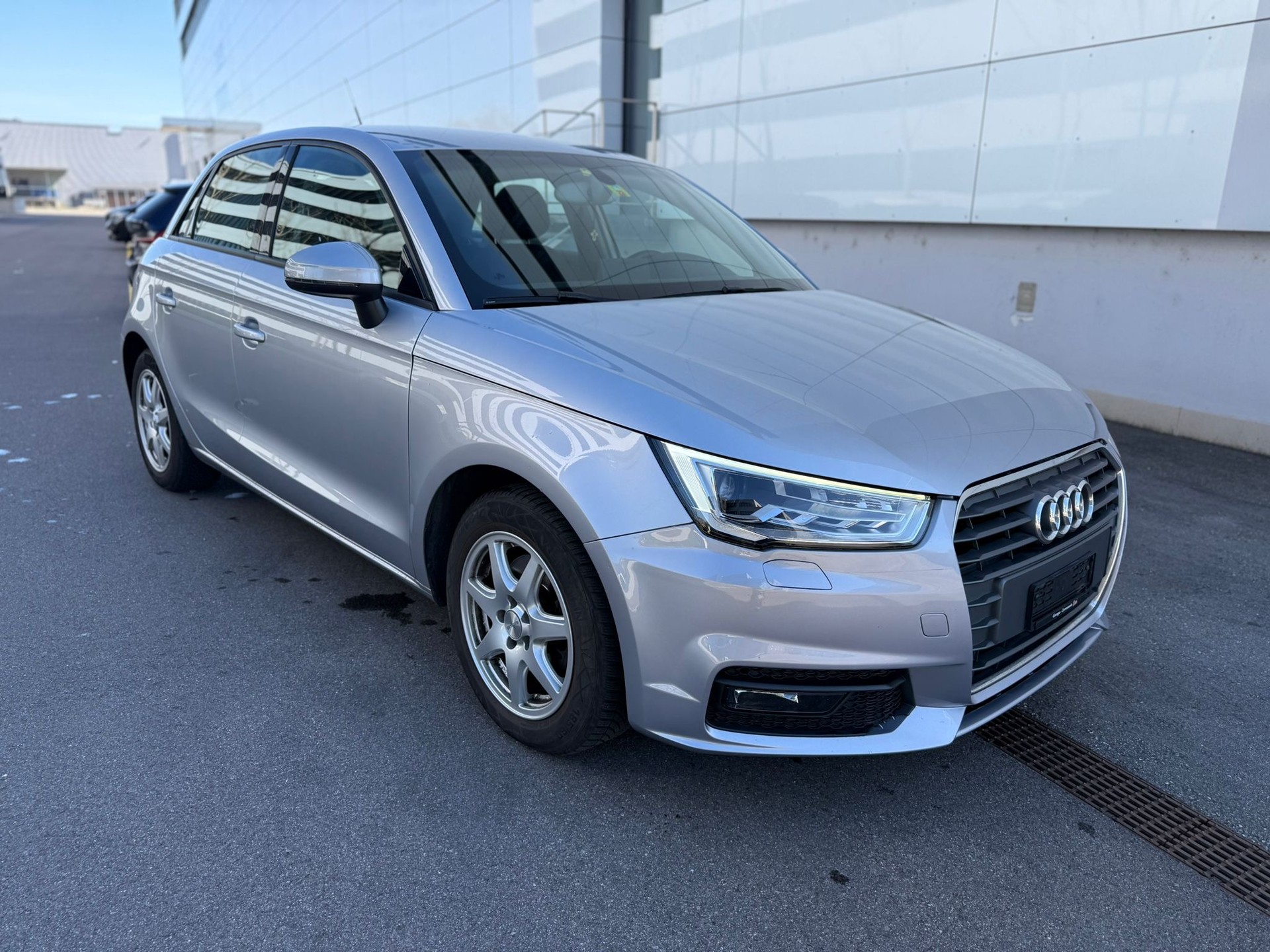 AUDI A1 Sportback 1.4 TFSI Sport S-tronic-image-2