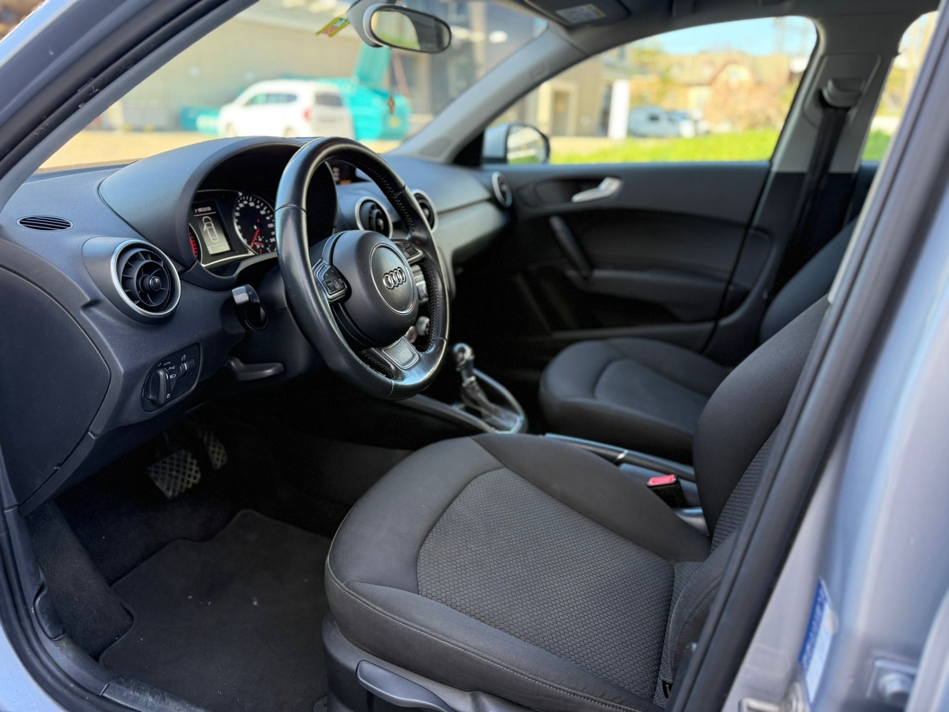 AUDI A1 Sportback 1.4 TFSI Sport S-tronic-image-9