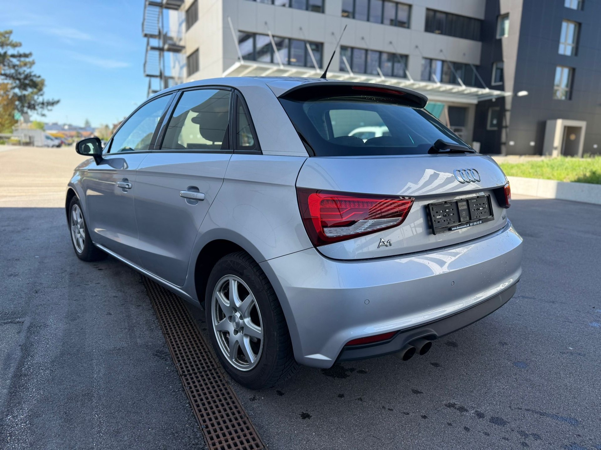 AUDI A1 Sportback 1.4 TFSI Sport S-tronic-image-5