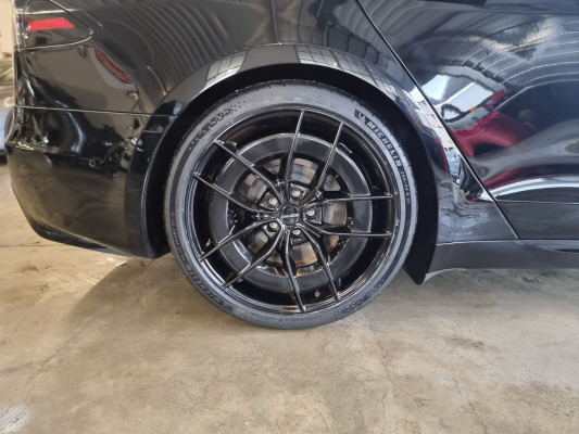 TESLA Model S-image-11