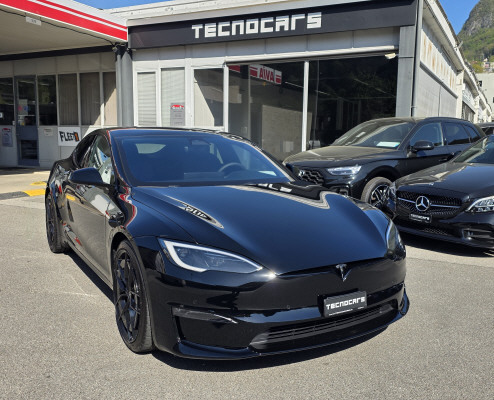 TESLA Model S-showroom-element-3