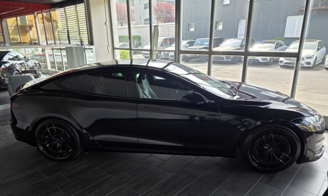 TESLA Model S-image-6