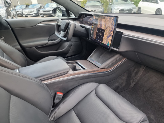 TESLA Model S-image-9