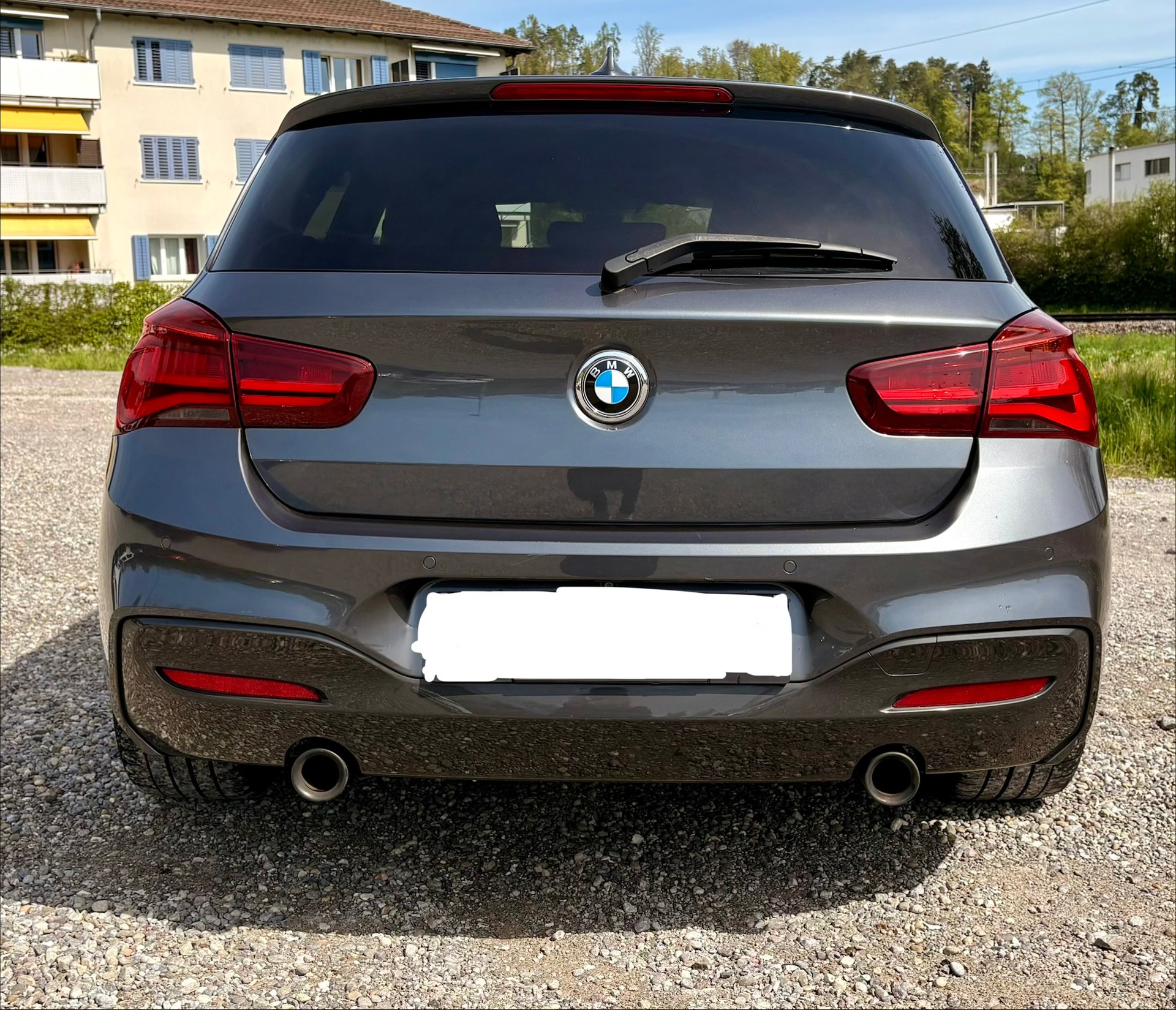 BMW M140i xDrive Steptronic / CH-Fahrzeug / 8-fach bereift-image-3