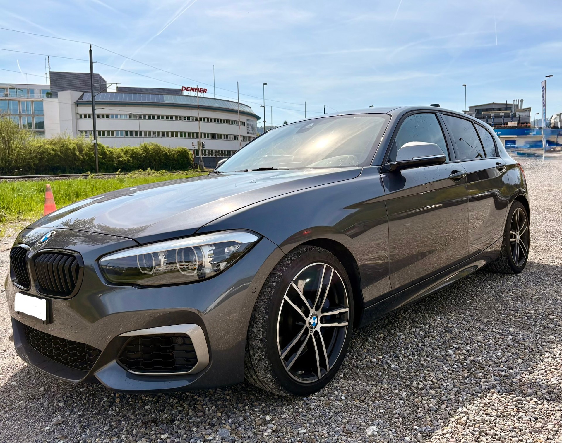 BMW M140i xDrive Steptronic / CH-Fahrzeug / 8-fach bereift