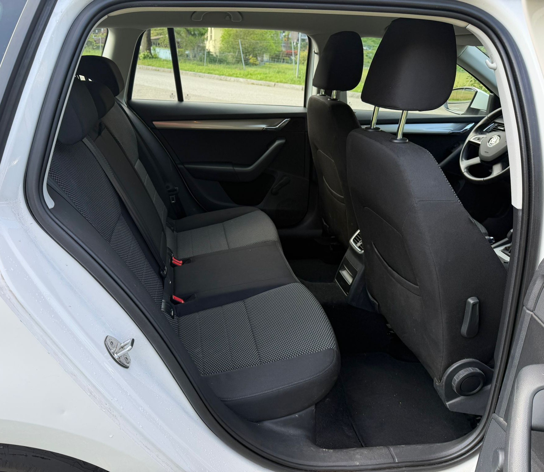 SKODA Octavia Combi 1.4 TSI G-tec Ambition CNG-image-11