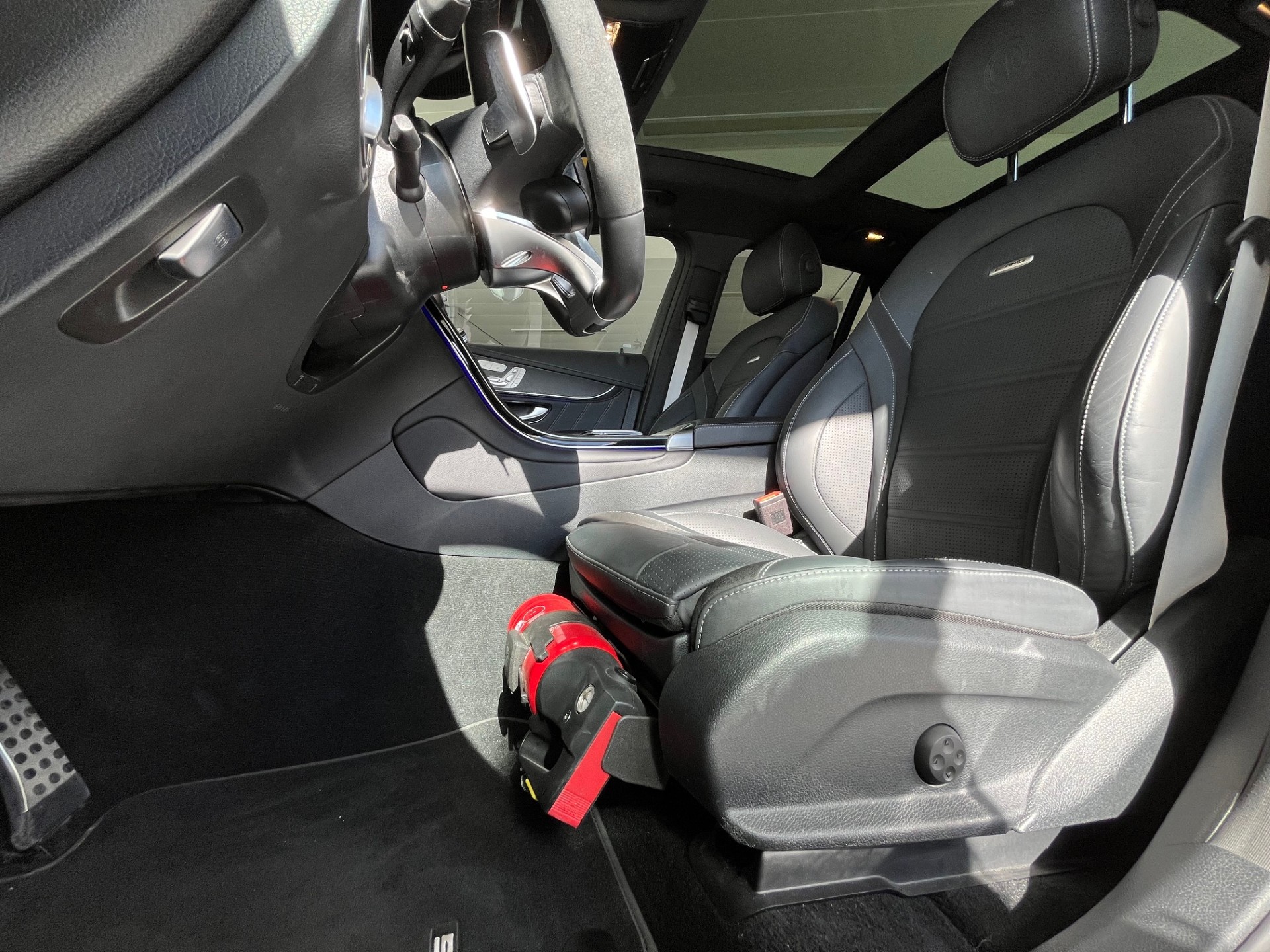 MERCEDES-BENZ GLC 63 S AMG 4Matic 9G-Tronic-image-23