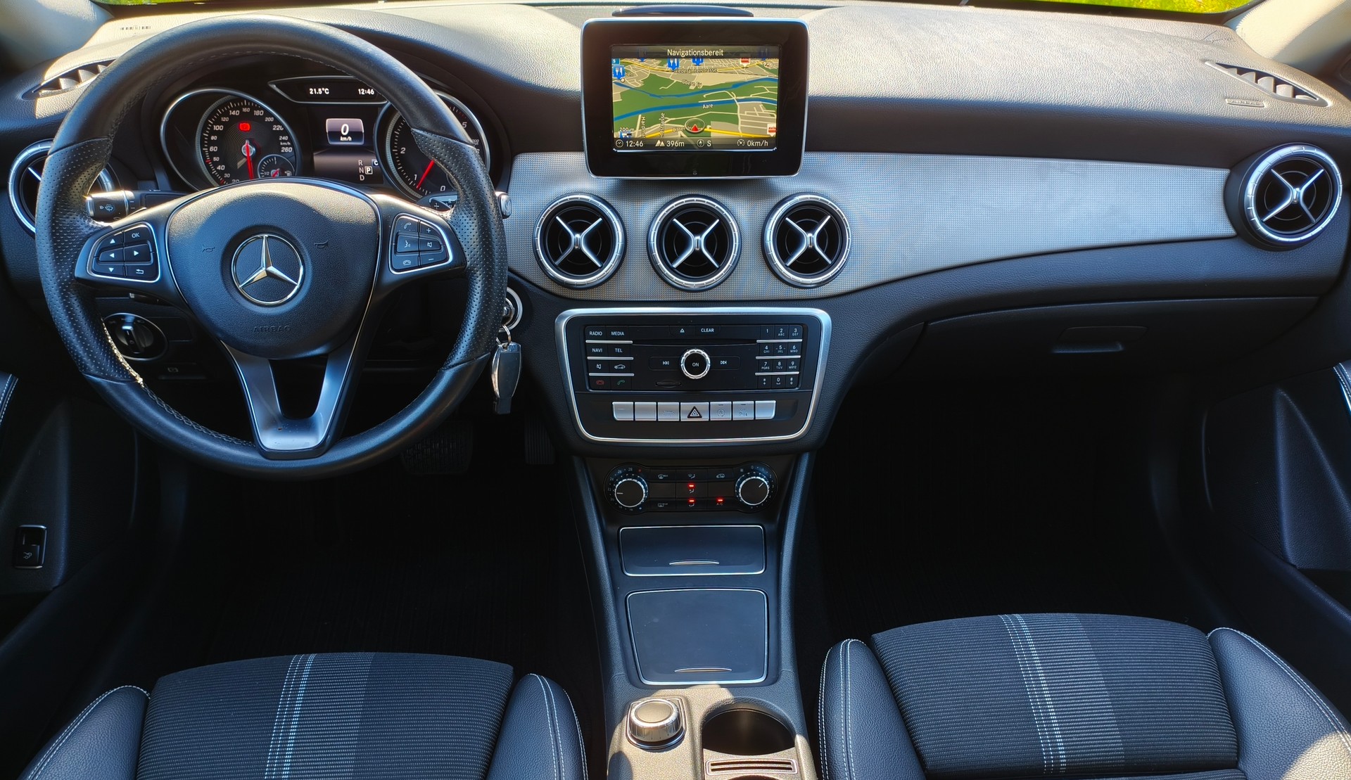 MERCEDES-BENZ CLA 200 CDI AMG Line 7G-DCT-image-7