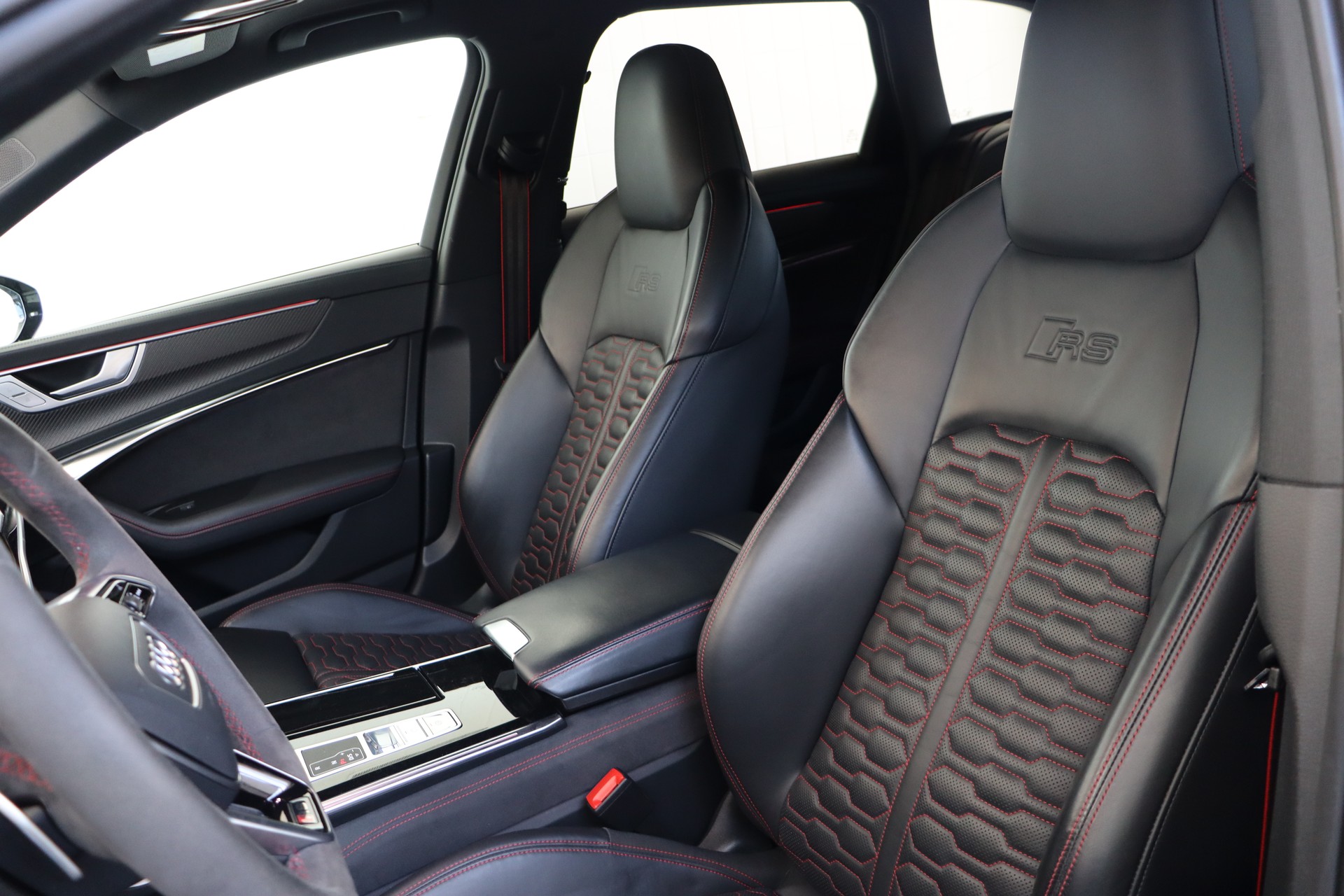 AUDI RS6 Avant 4.0 TFSI V8 quattro **CH-FZ**-image-11
