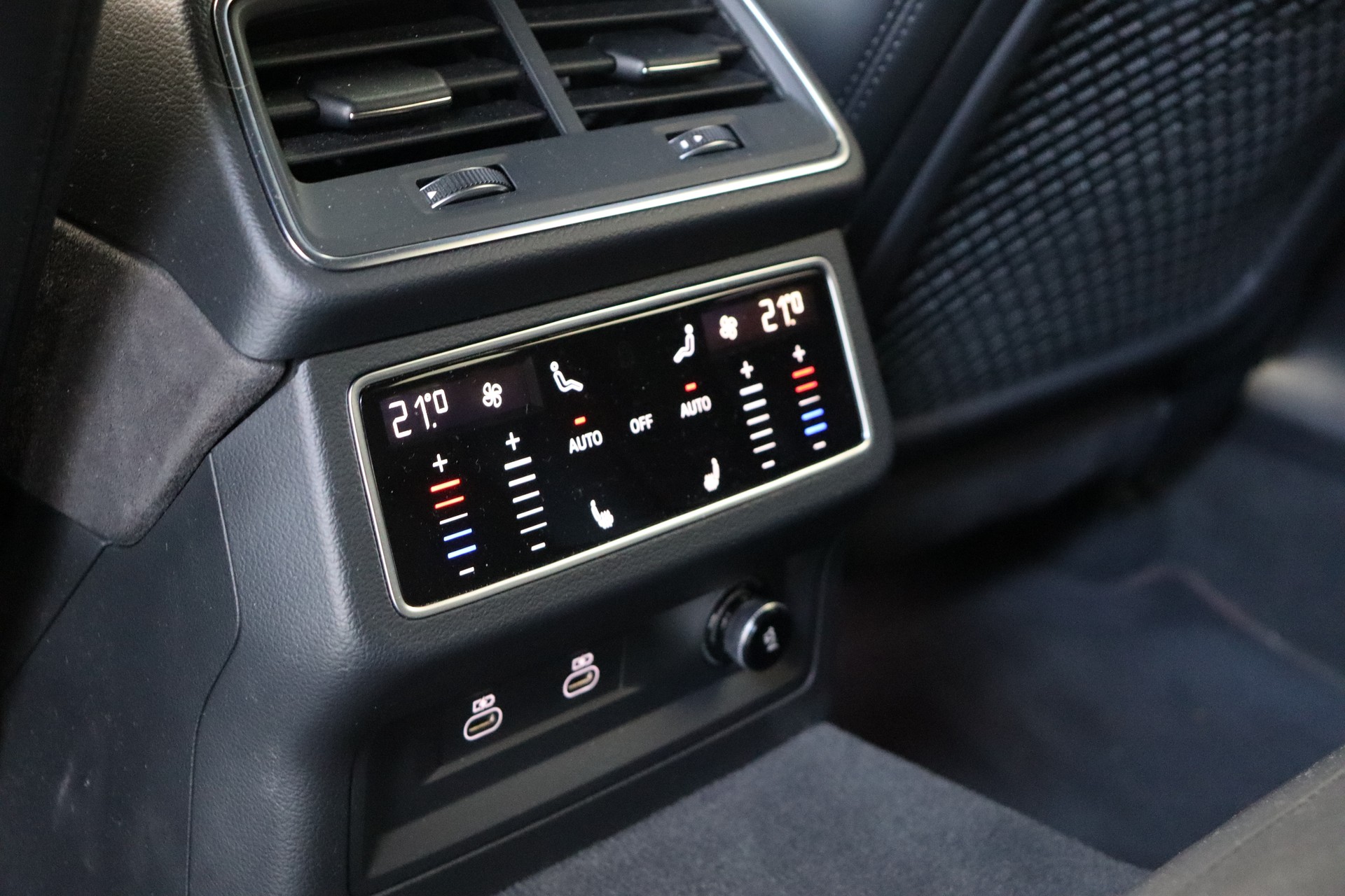 AUDI RS6 Avant 4.0 TFSI V8 quattro **CH-FZ**-image-23