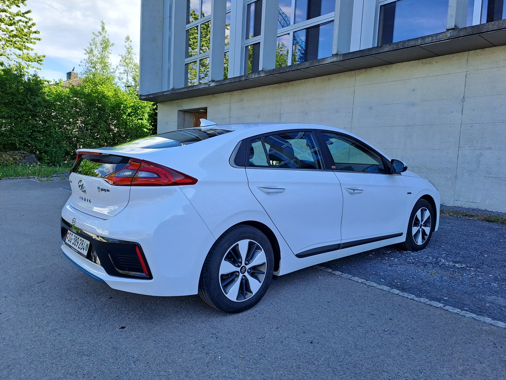 HYUNDAI 1.6 GDi Plug-in Launch Plus-image-1