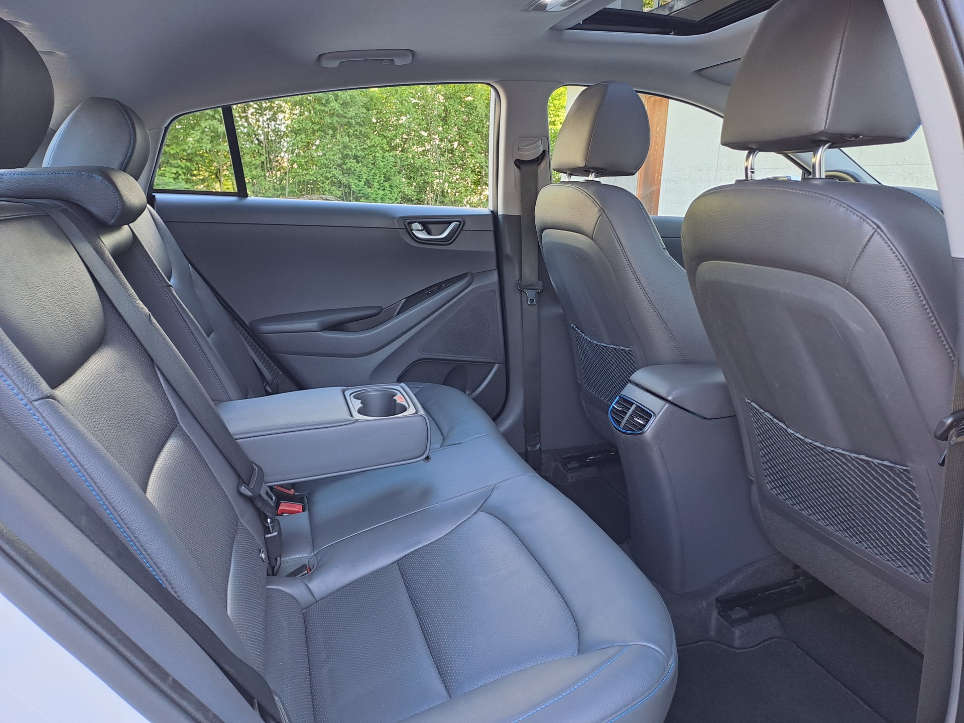 HYUNDAI 1.6 GDi Plug-in Launch Plus-image-4