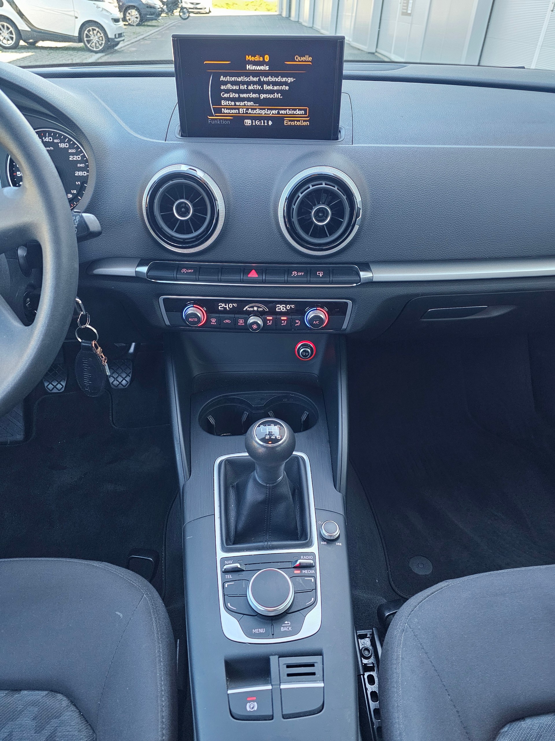 AUDI A3 Sportback 1.6 TDI Attraction-image-14