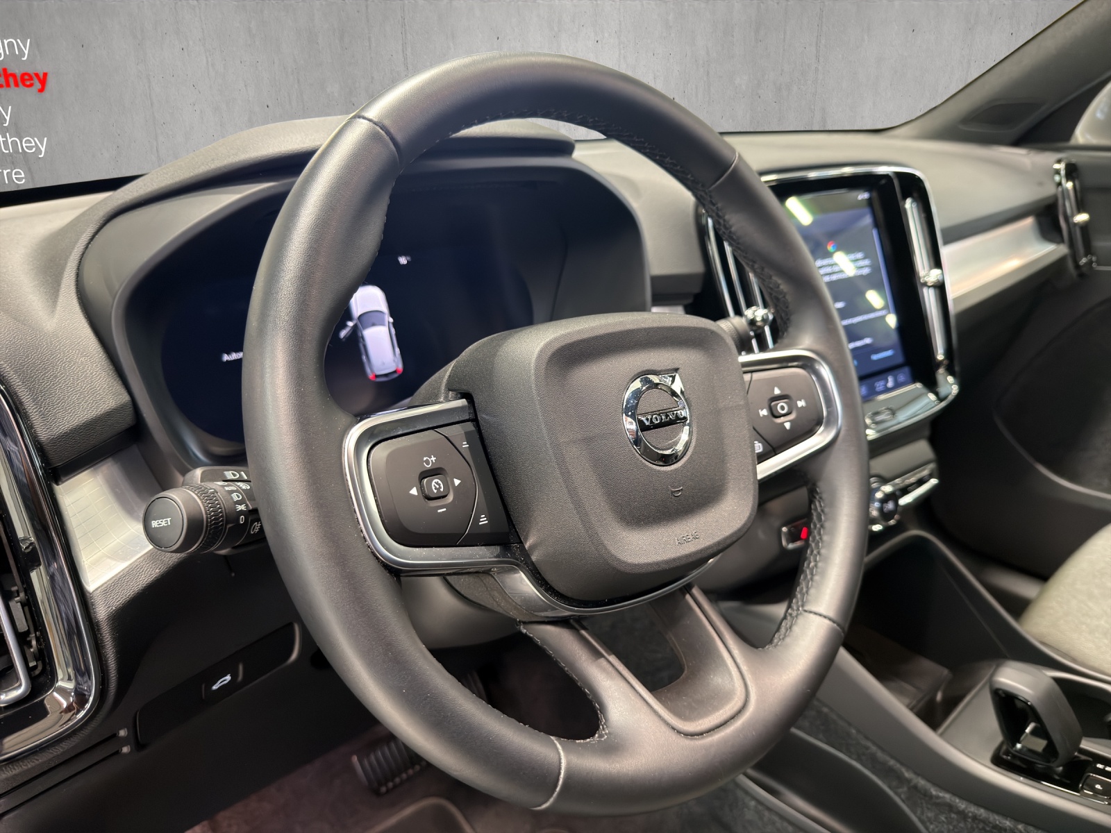 VOLVO XC40 B3 Benzin Mild Hybrid Xcite DCT-image-11