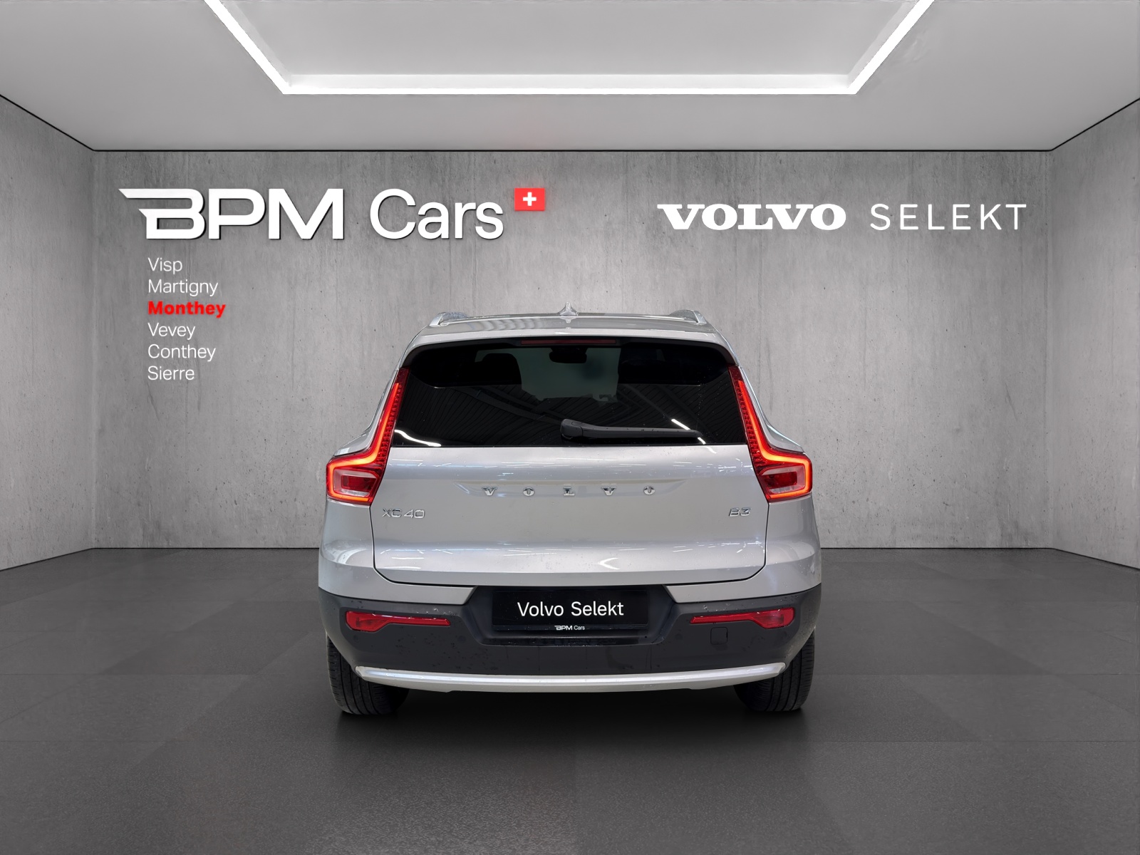 VOLVO XC40 B3 Benzin Mild Hybrid Xcite DCT-image-4