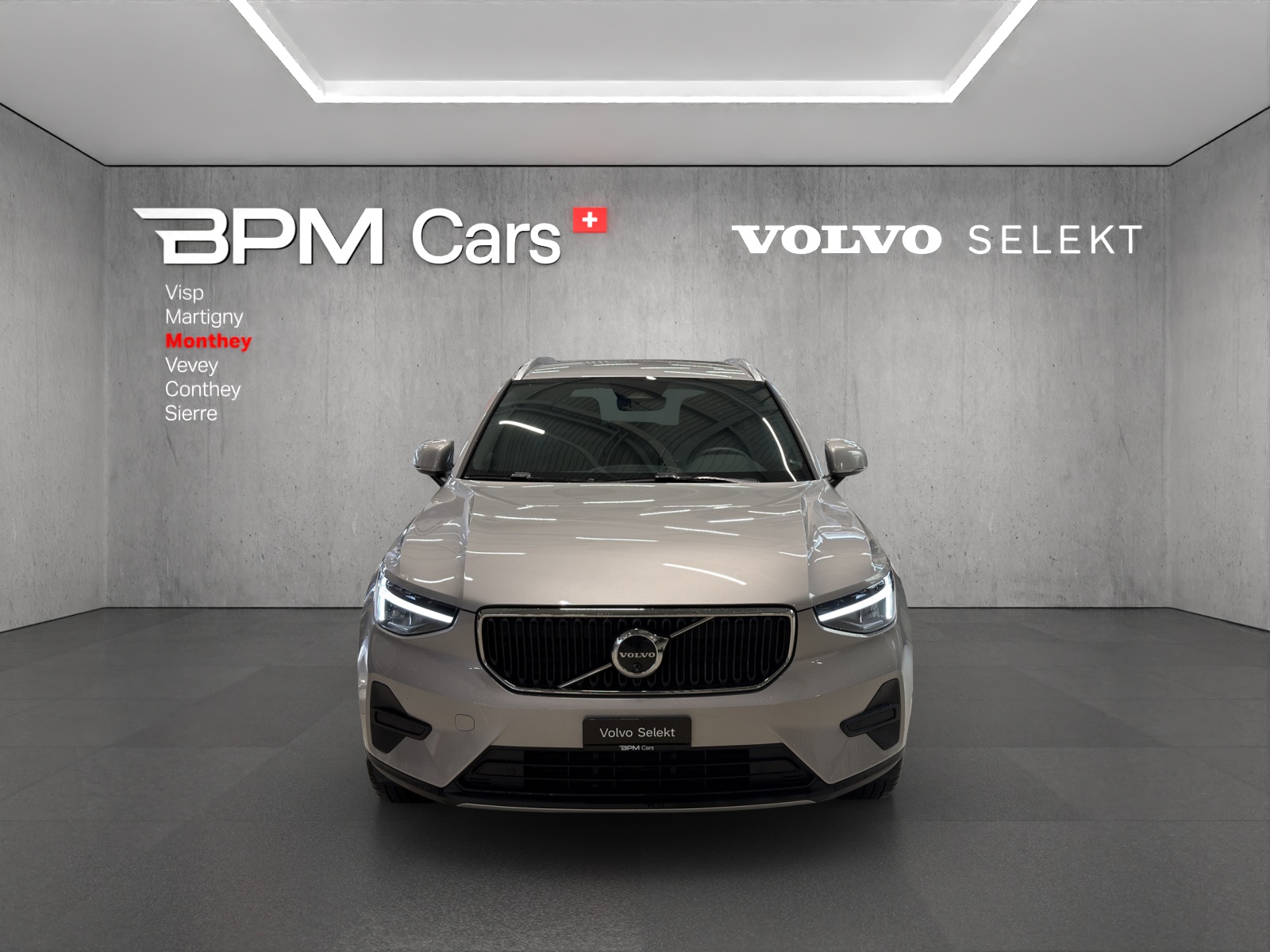 VOLVO XC40 B3 Benzin Mild Hybrid Xcite DCT-showroom-element-1