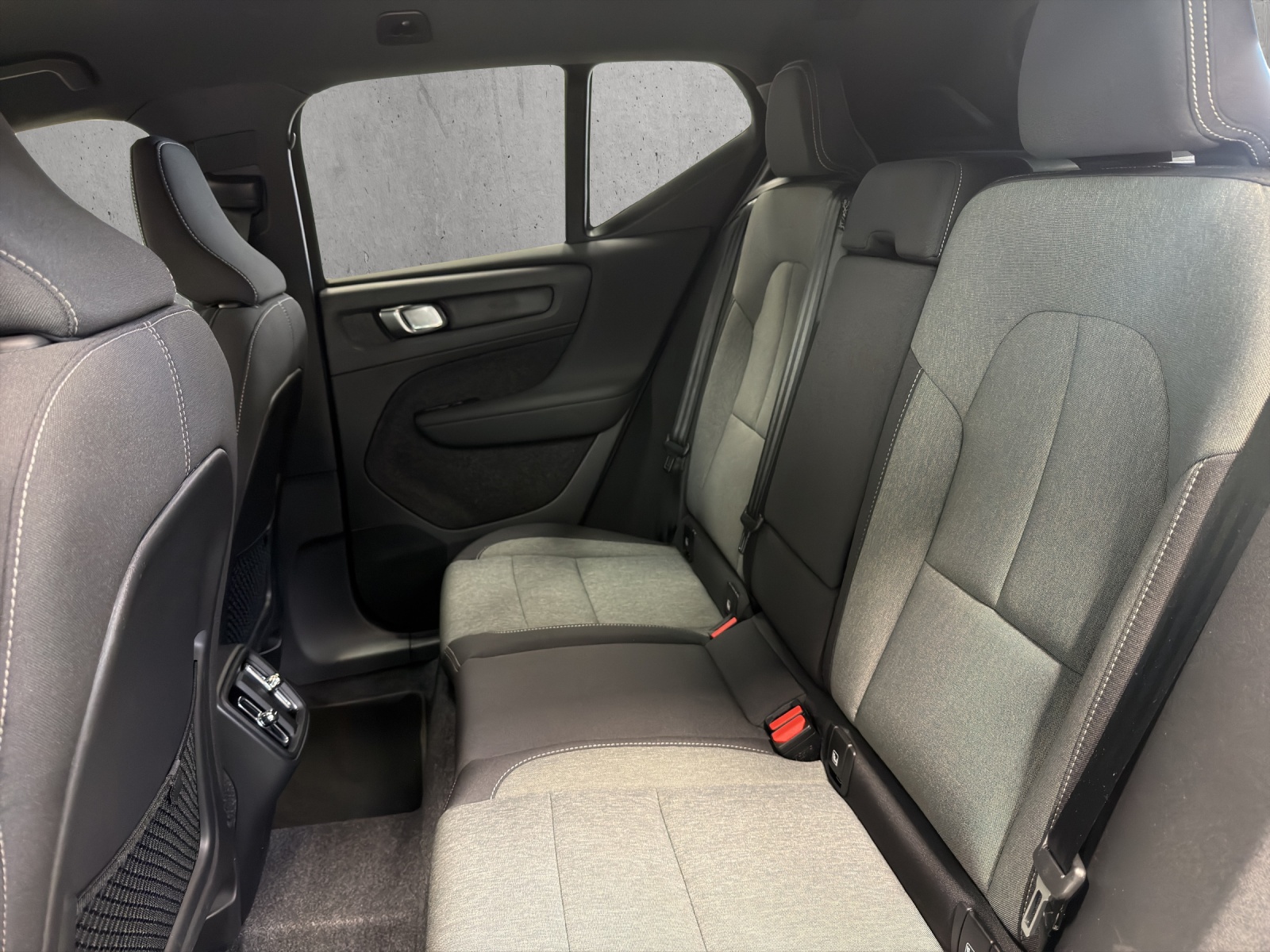 VOLVO XC40 B3 Benzin Mild Hybrid Xcite DCT-image-14