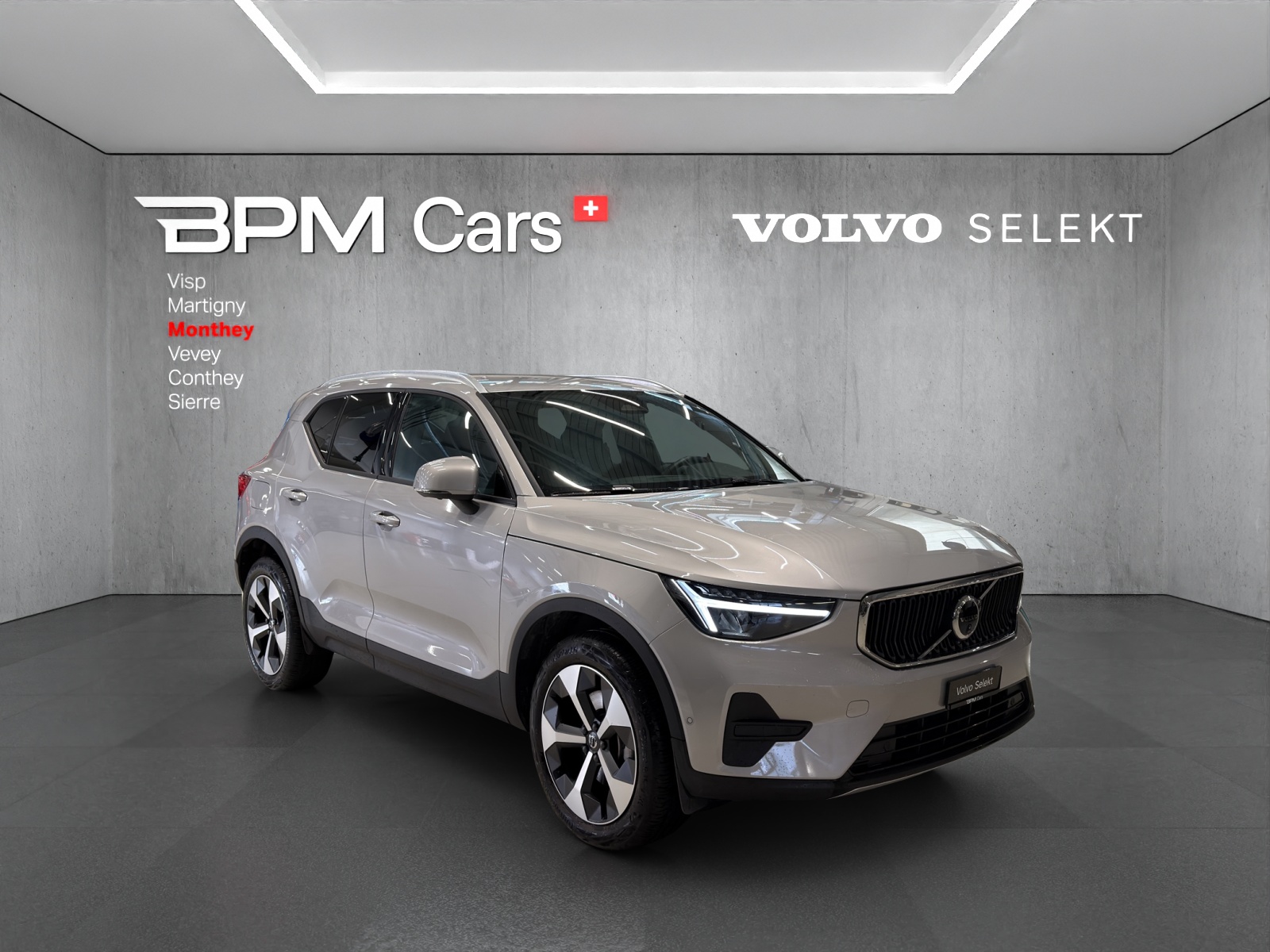 VOLVO XC40 B3 Benzin Mild Hybrid Xcite DCT-showroom-element-2