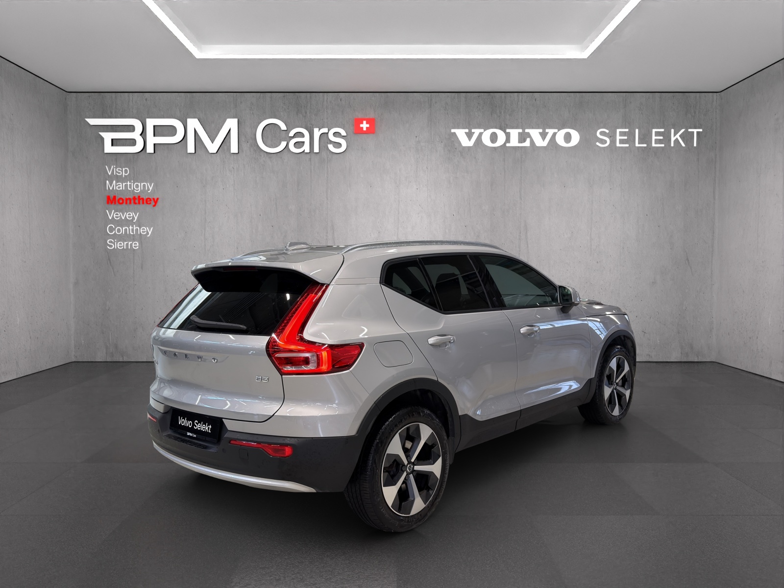 VOLVO XC40 B3 Benzin Mild Hybrid Xcite DCT-showroom-element-3