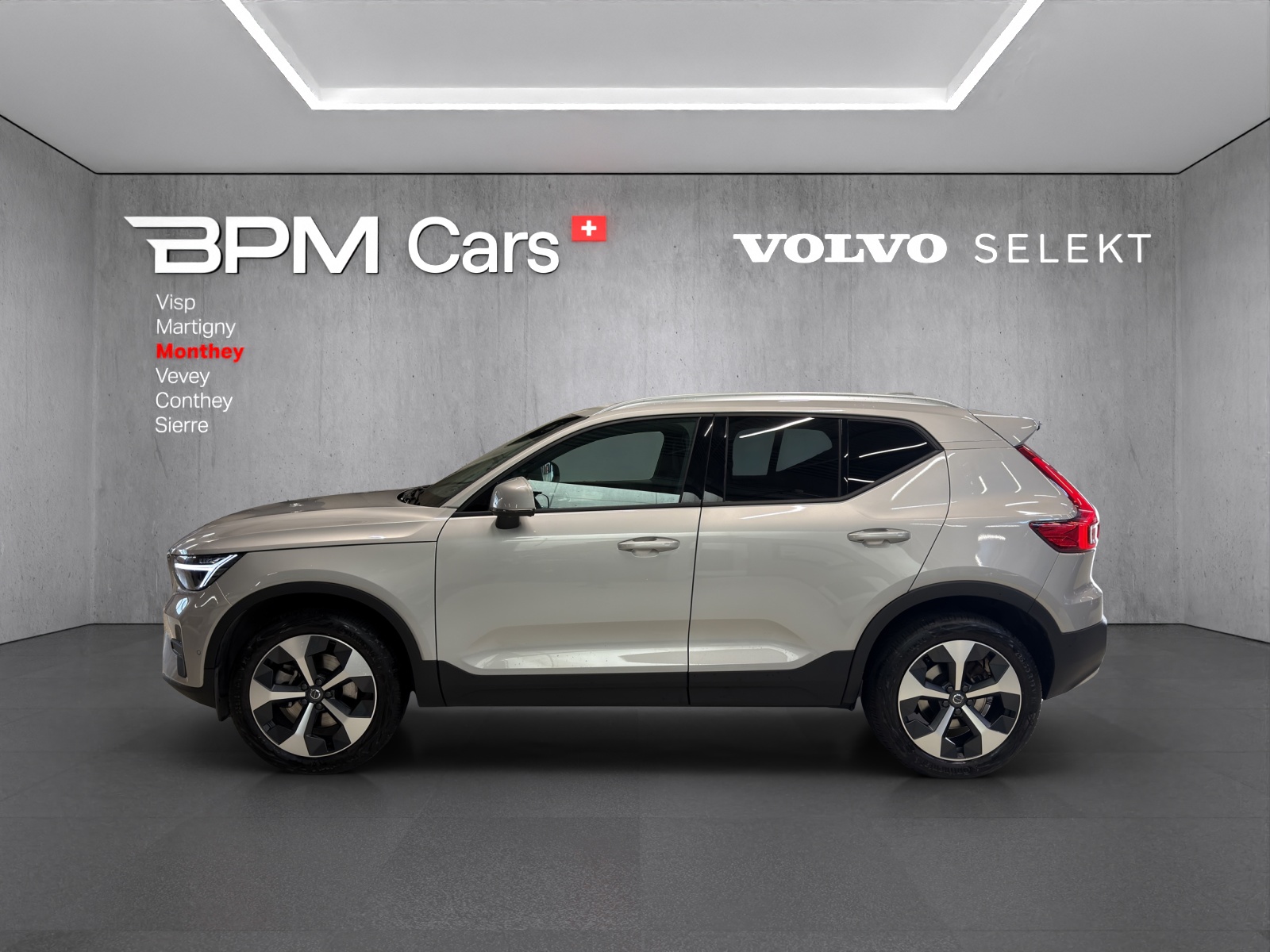 VOLVO XC40 B3 Benzin Mild Hybrid Xcite DCT-image-6