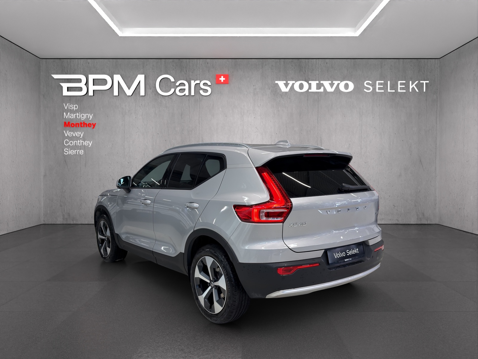 VOLVO XC40 B3 Benzin Mild Hybrid Xcite DCT-image-5