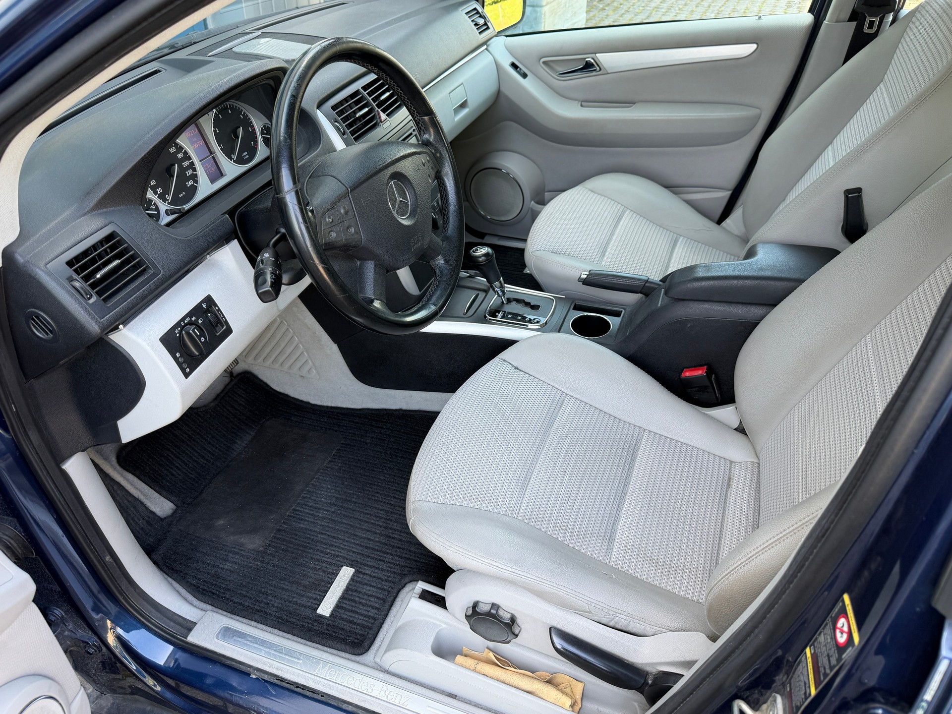 MERCEDES-BENZ B 170-image-11