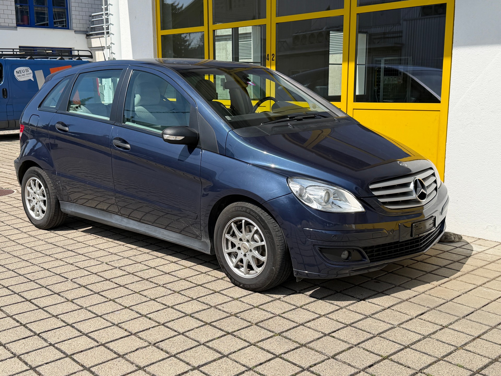 MERCEDES-BENZ B 170-showroom-element-2