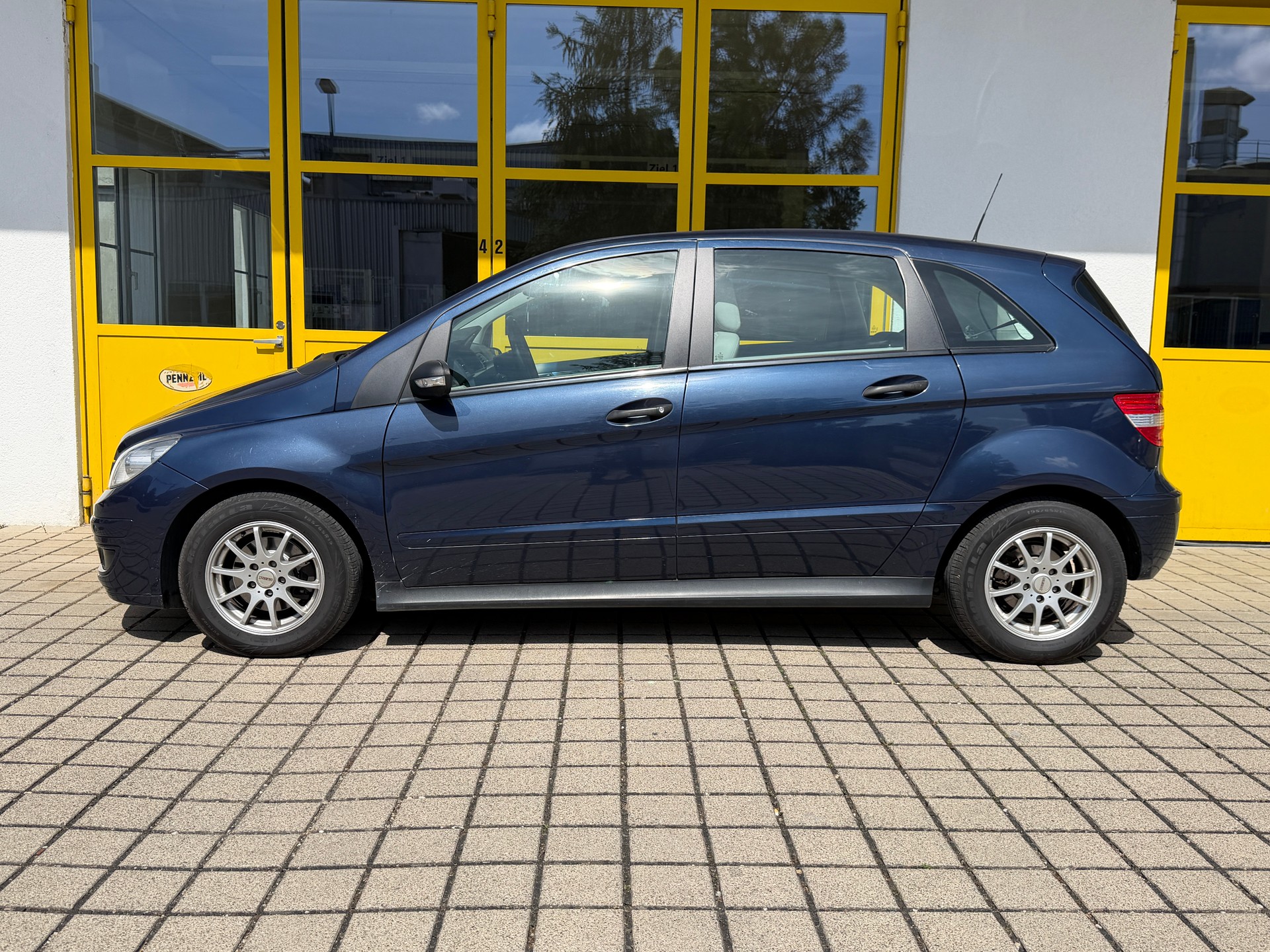 MERCEDES-BENZ B 170-image-5