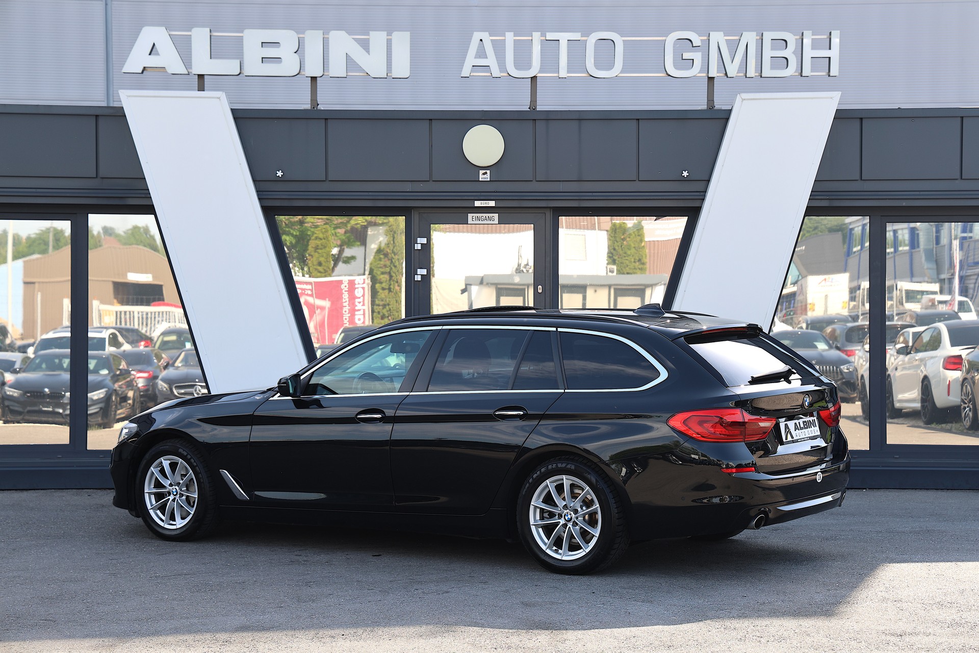 BMW 530i xDrive Touring Steptronic-image-3